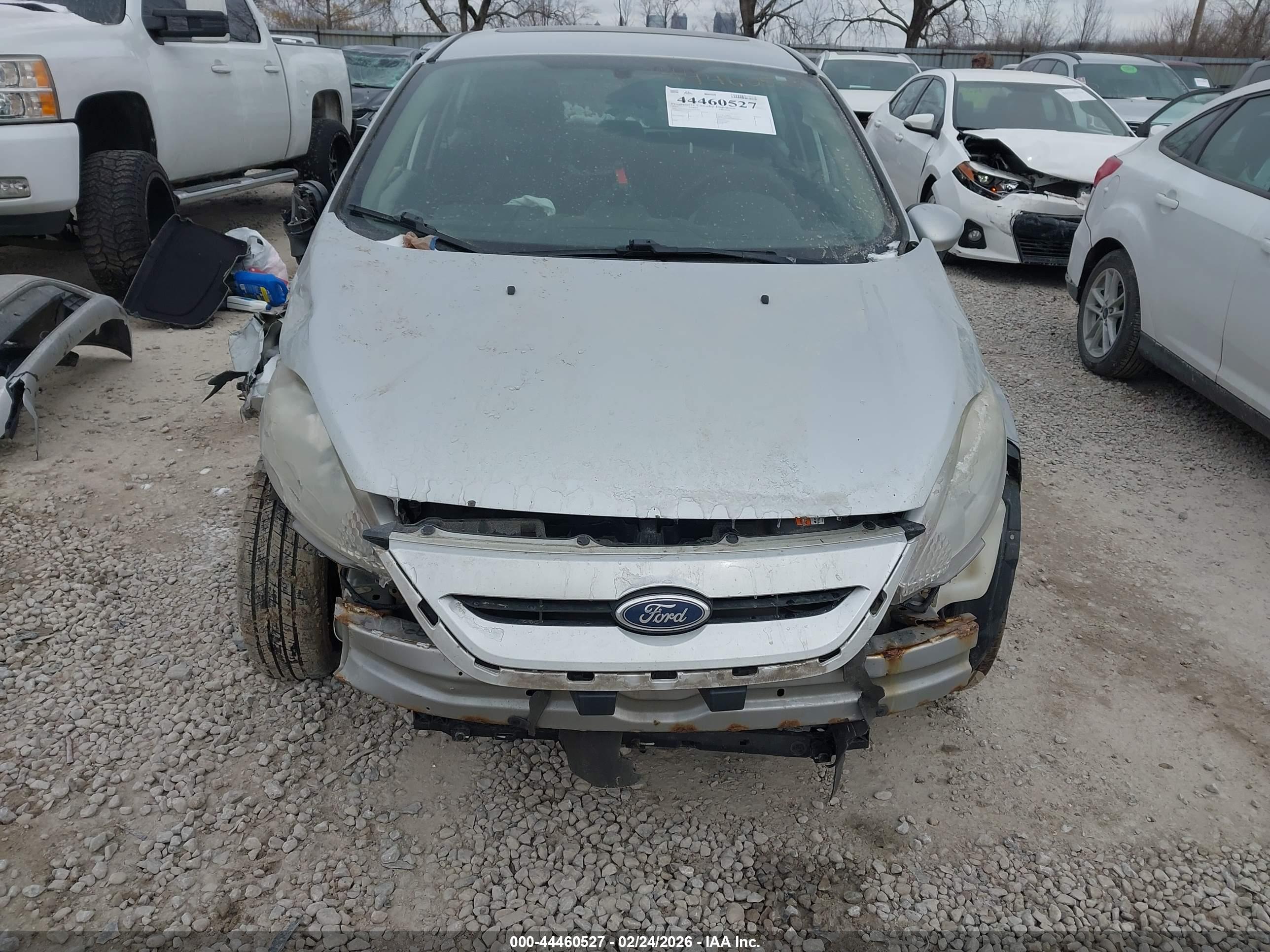 FORD FIESTA image 6
