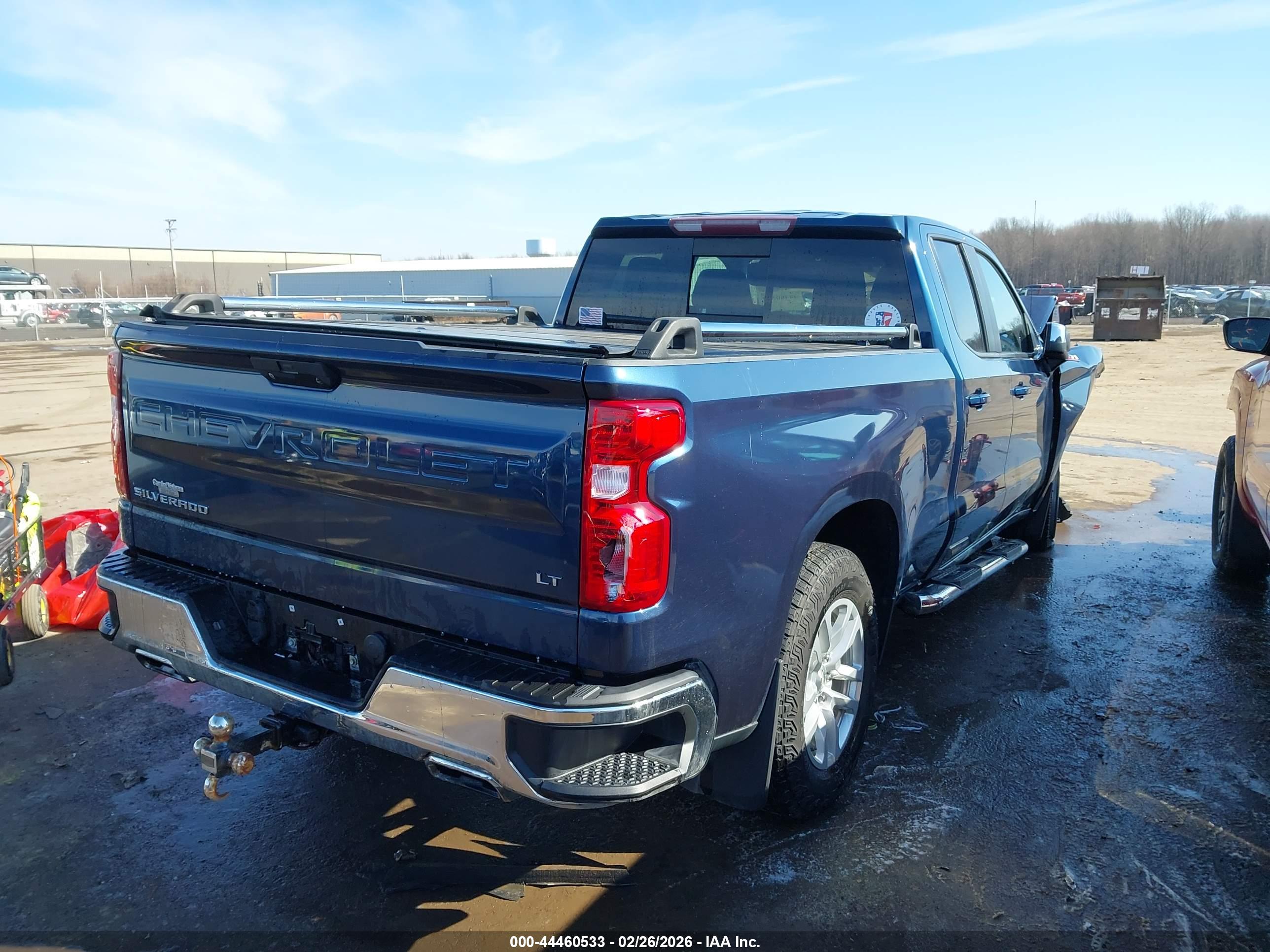 CHEVROLET SILVERADO image 4
