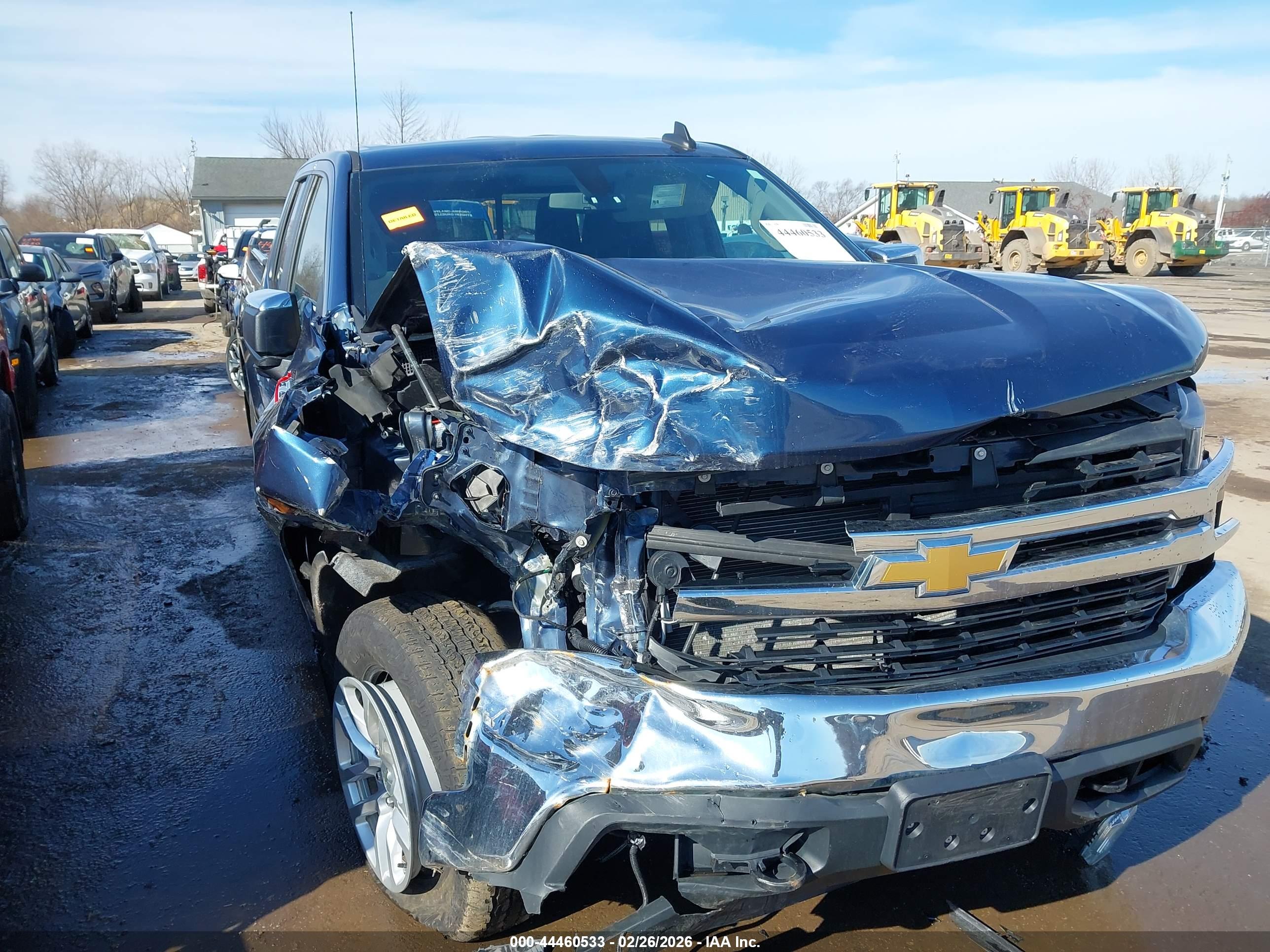 CHEVROLET SILVERADO image 6