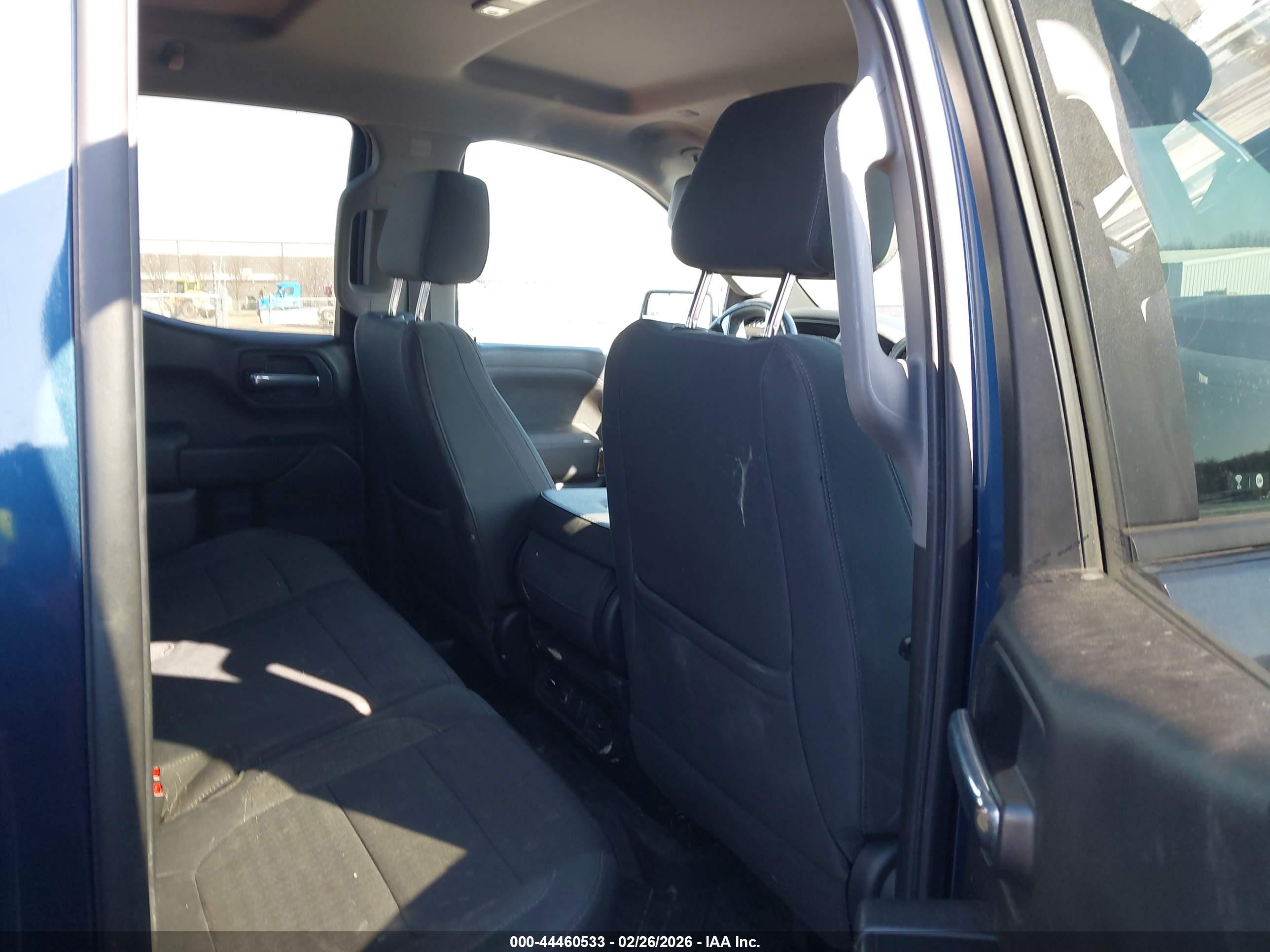 CHEVROLET SILVERADO image 8