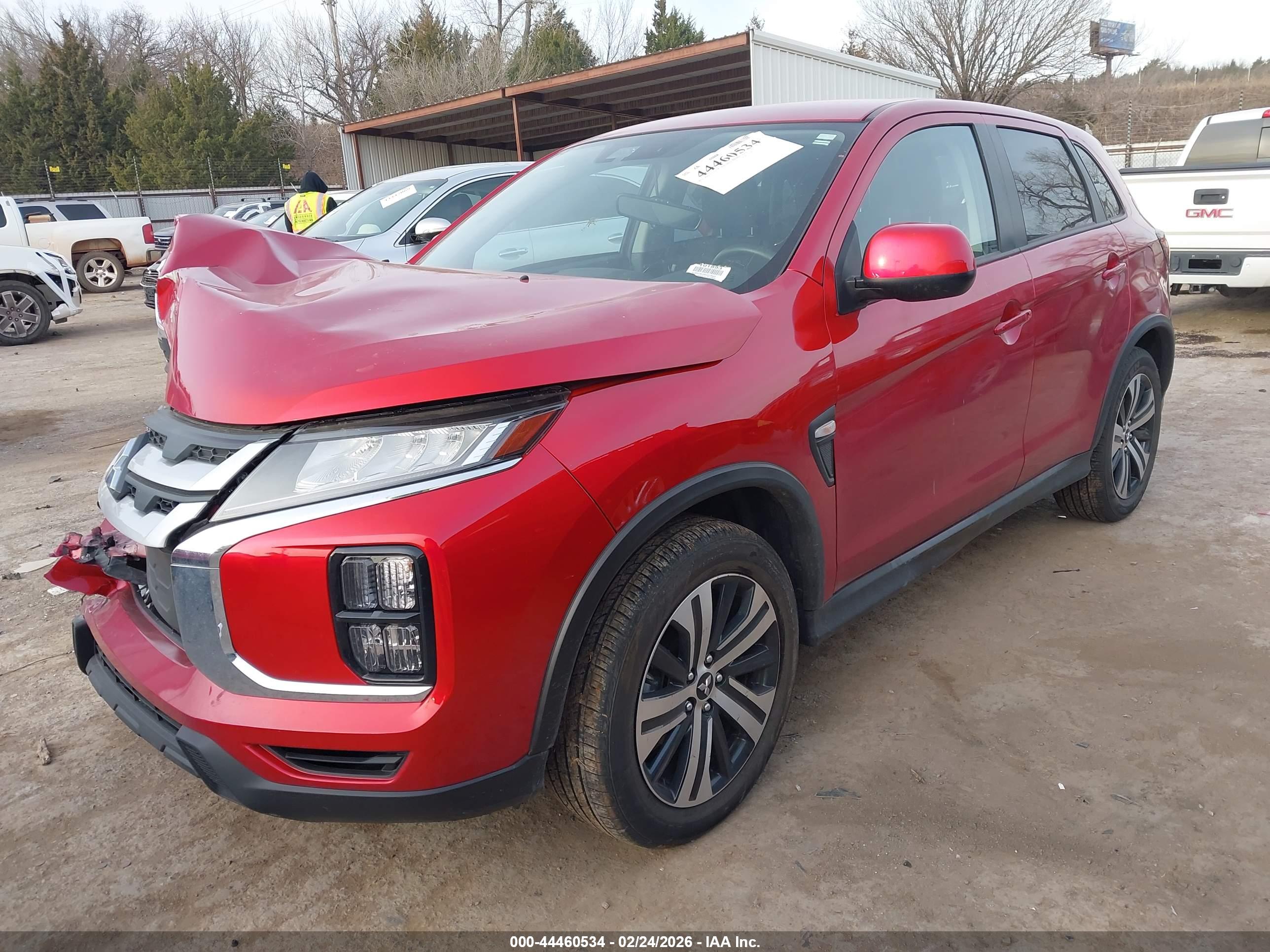 MITSUBISHI OUTLANDER image 2