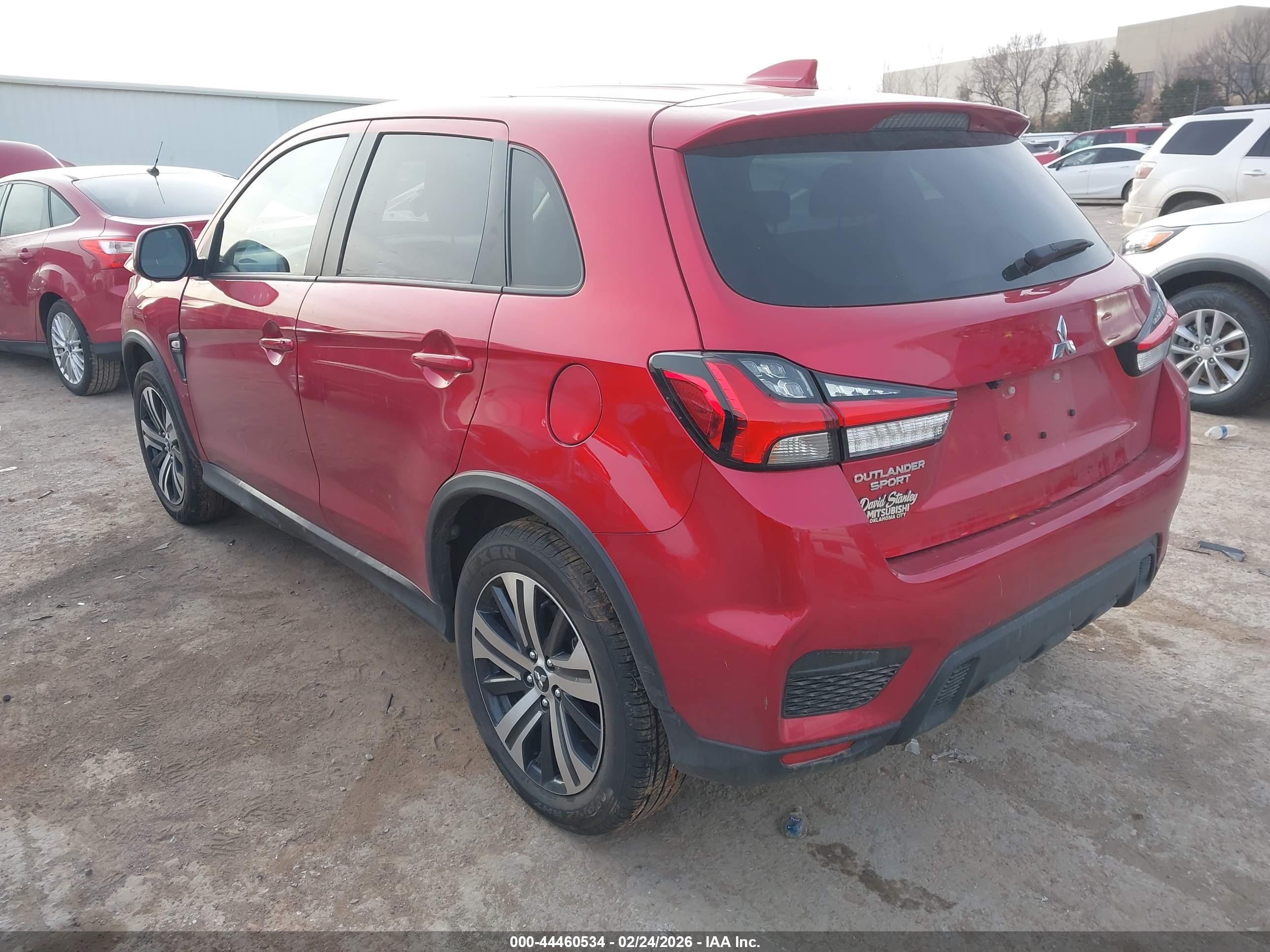 MITSUBISHI OUTLANDER image 3