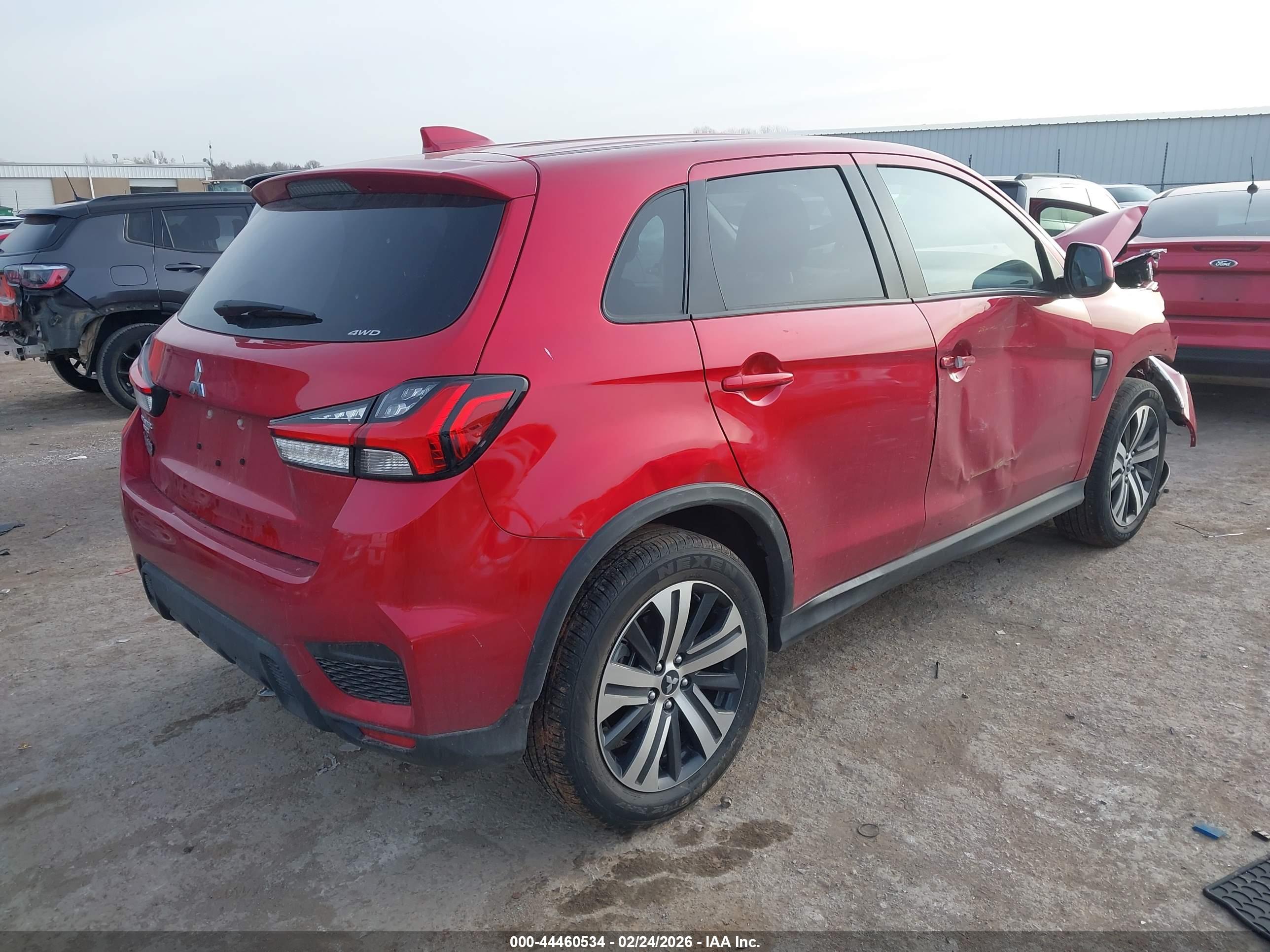 MITSUBISHI OUTLANDER image 4