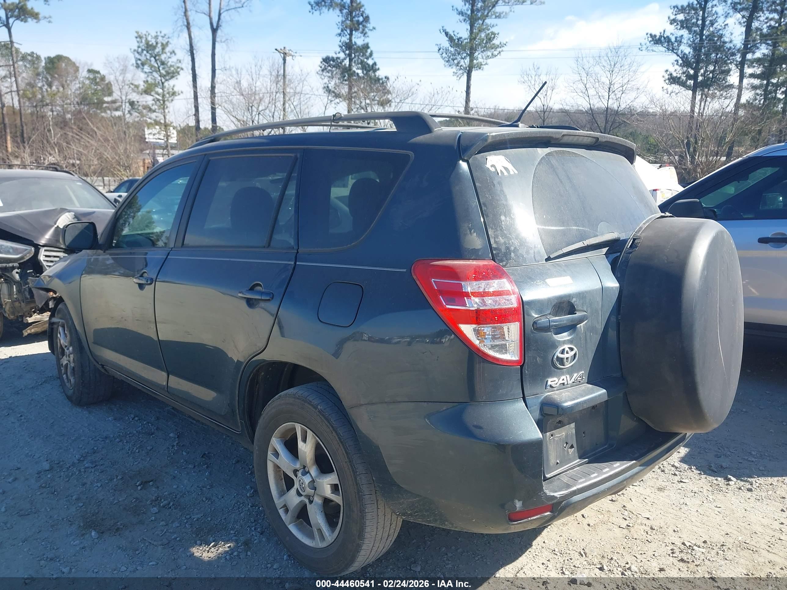 TOYOTA RAV4 image 3