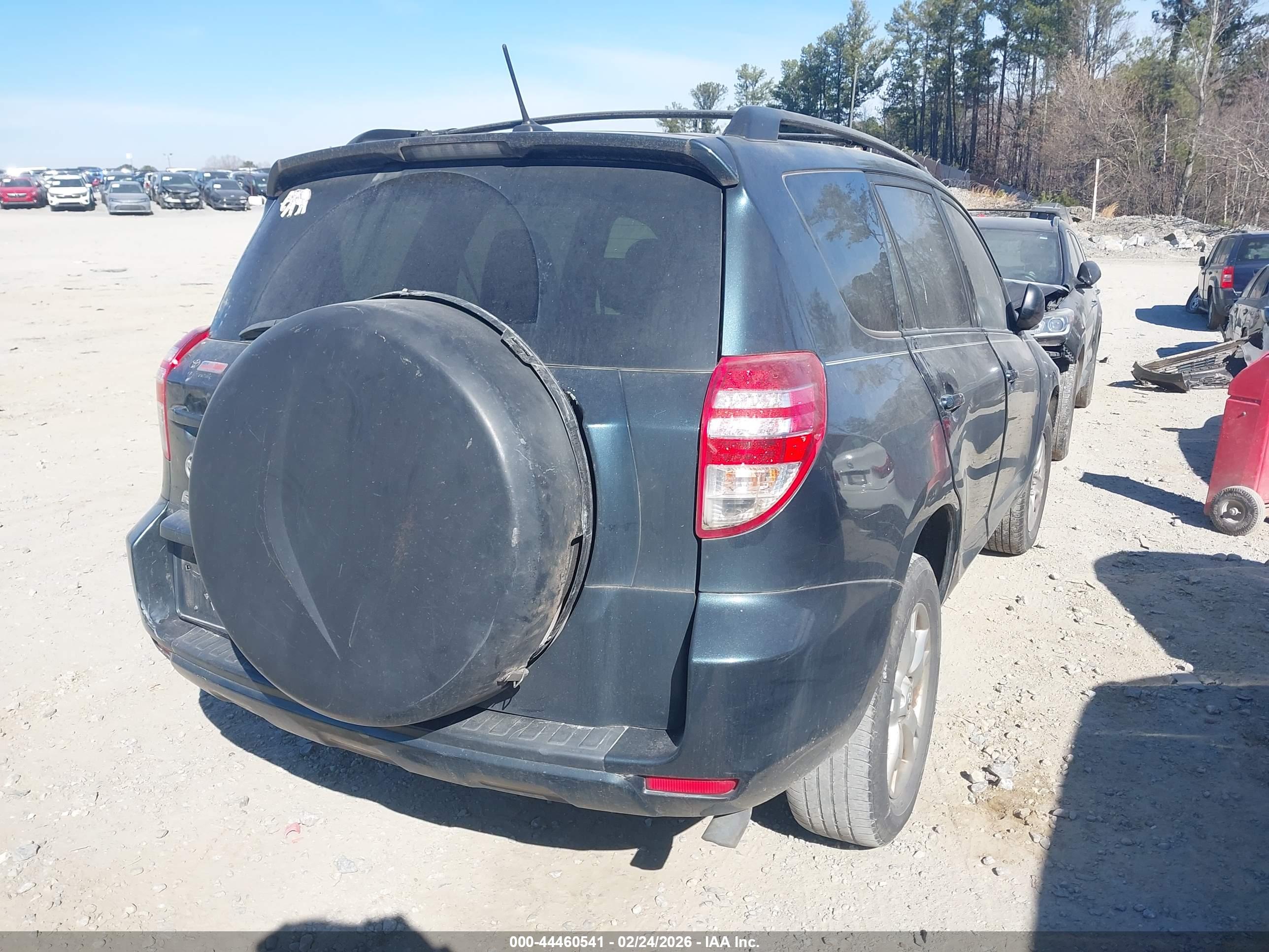 TOYOTA RAV4 image 4
