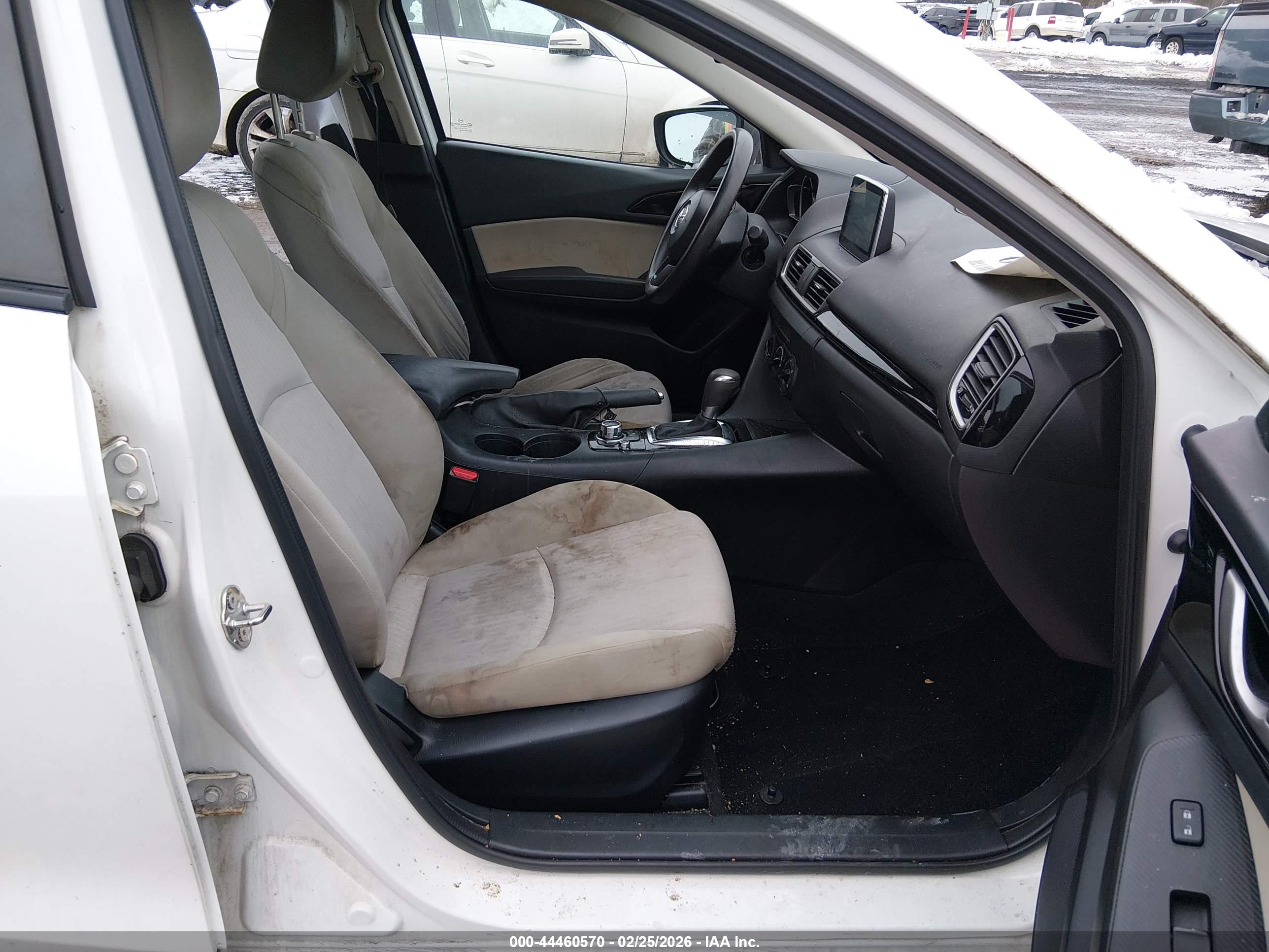 MAZDA MAZDA3 image 5