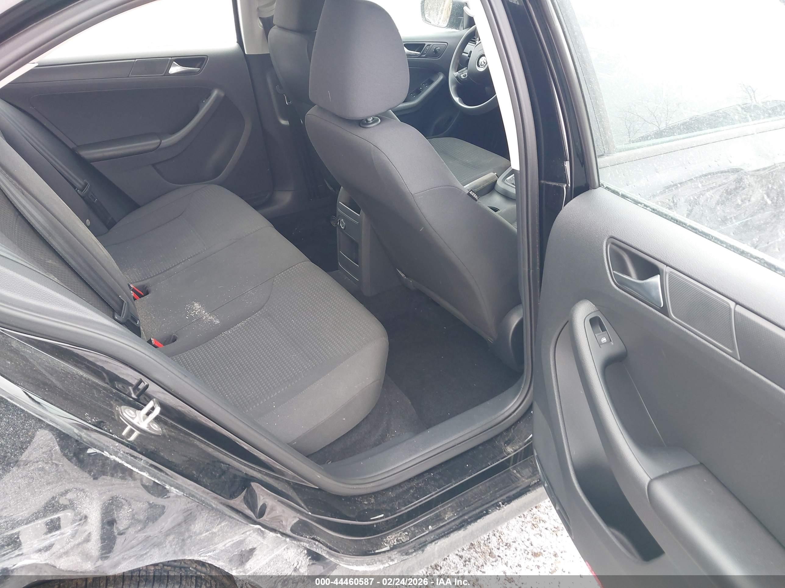 VOLKSWAGEN JETTA image 8