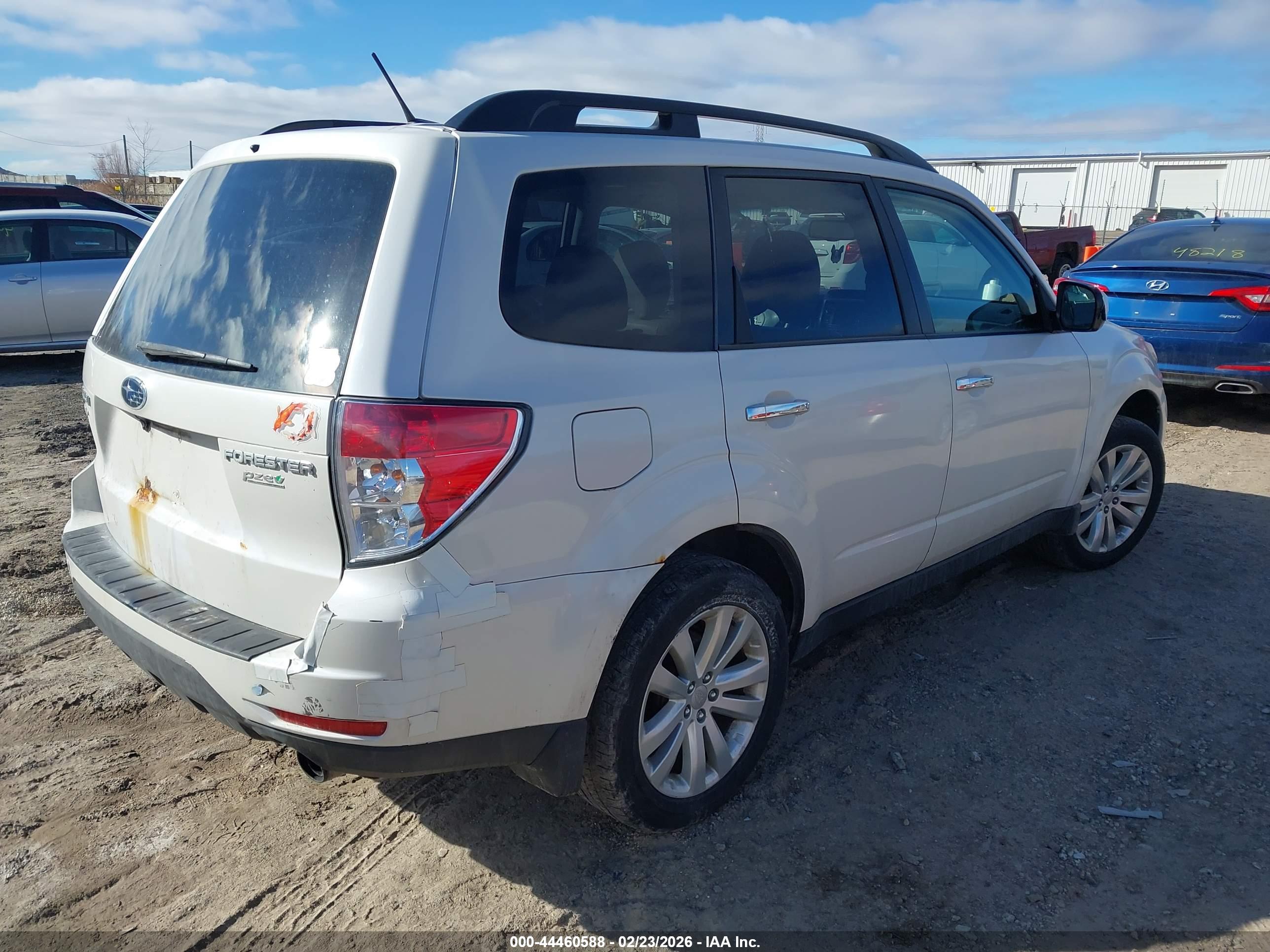 SUBARU FORESTER image 4
