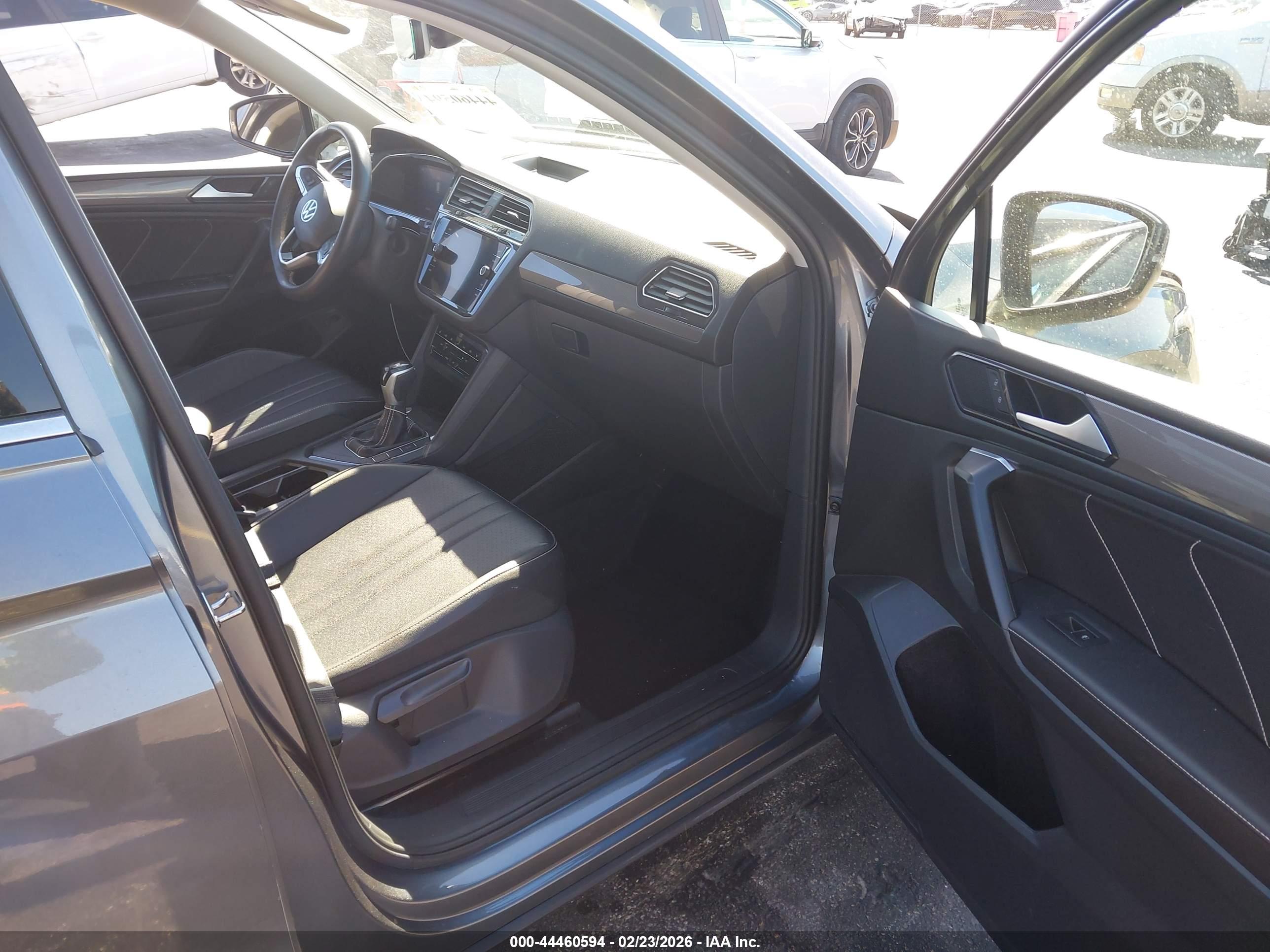VOLKSWAGEN TIGUAN image 5