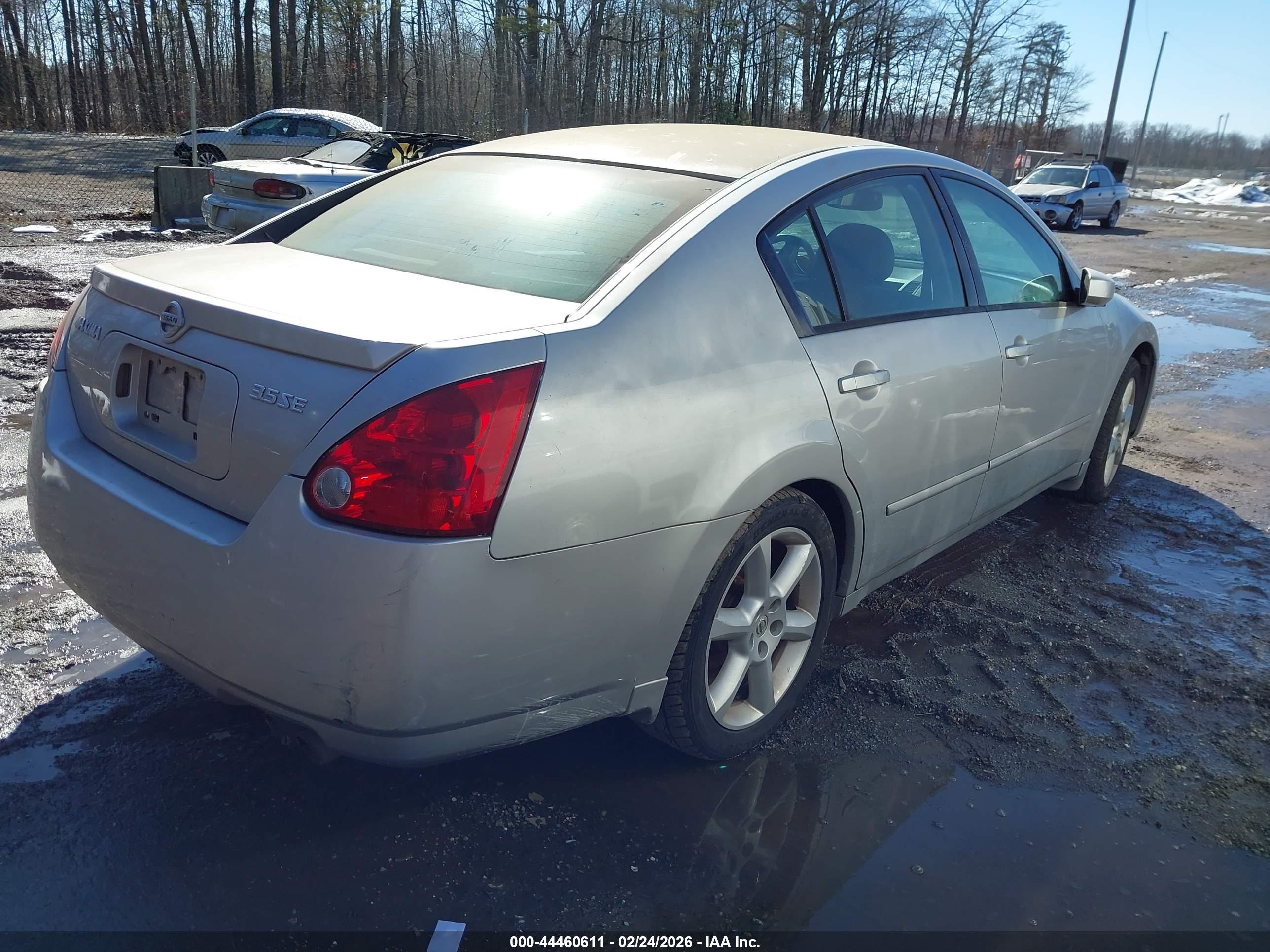 NISSAN MAXIMA image 4