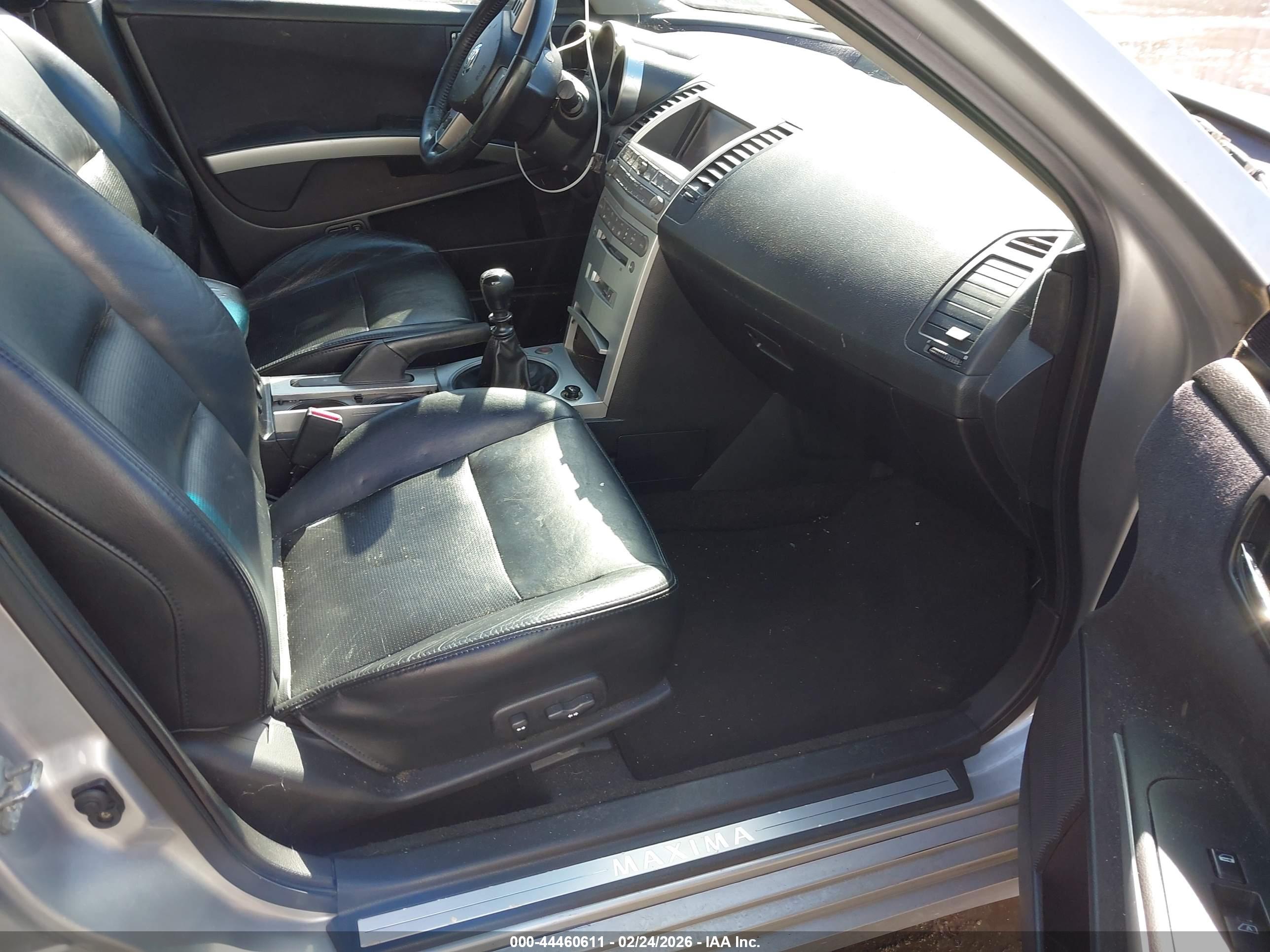 NISSAN MAXIMA image 5