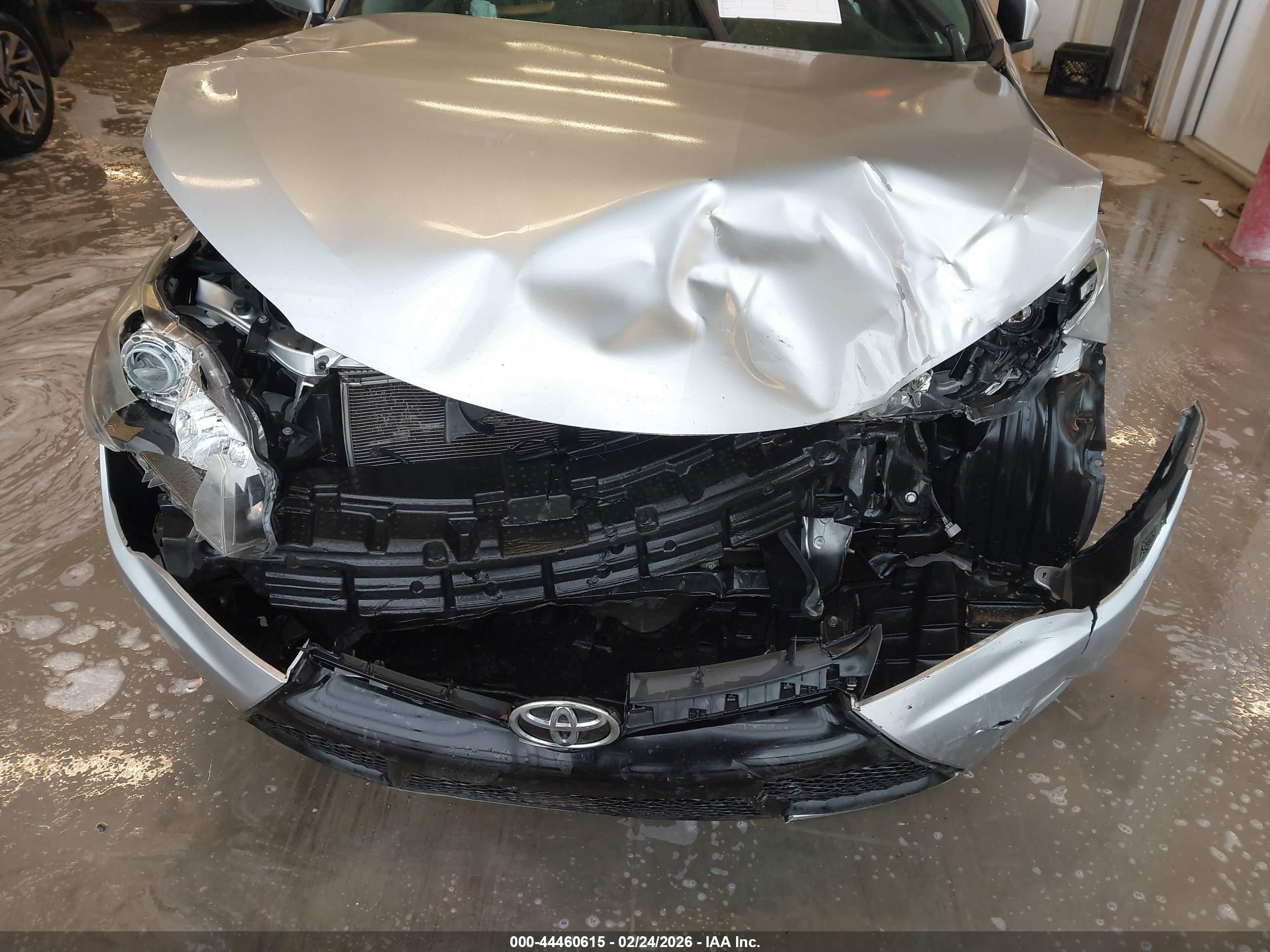 TOYOTA CAMRY image 6
