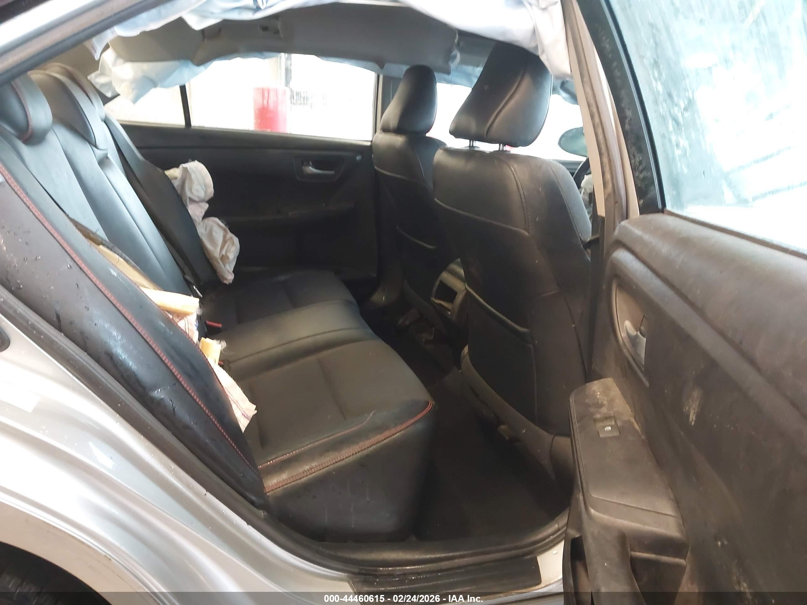 TOYOTA CAMRY image 8