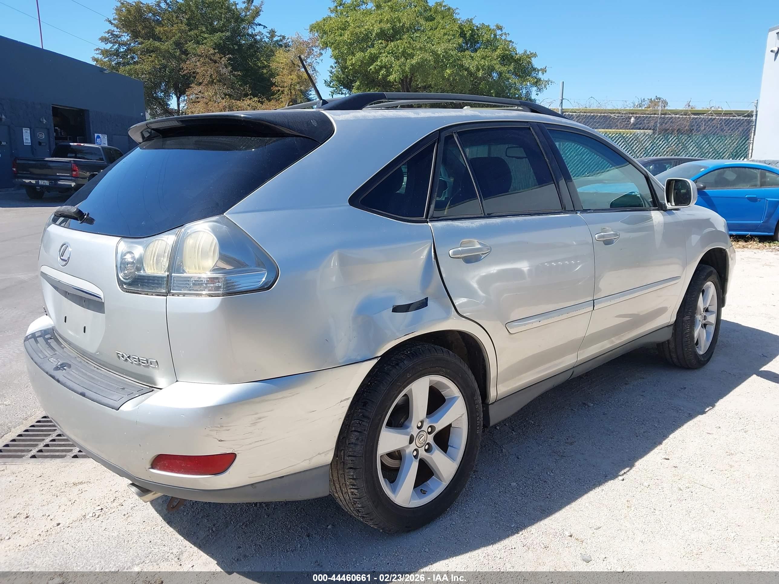 LEXUS RX image 4