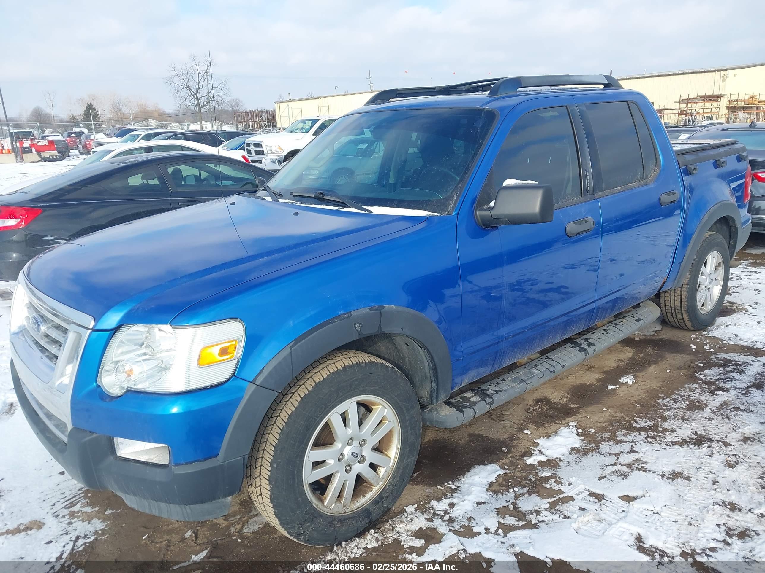 FORD EXPLORER image 2