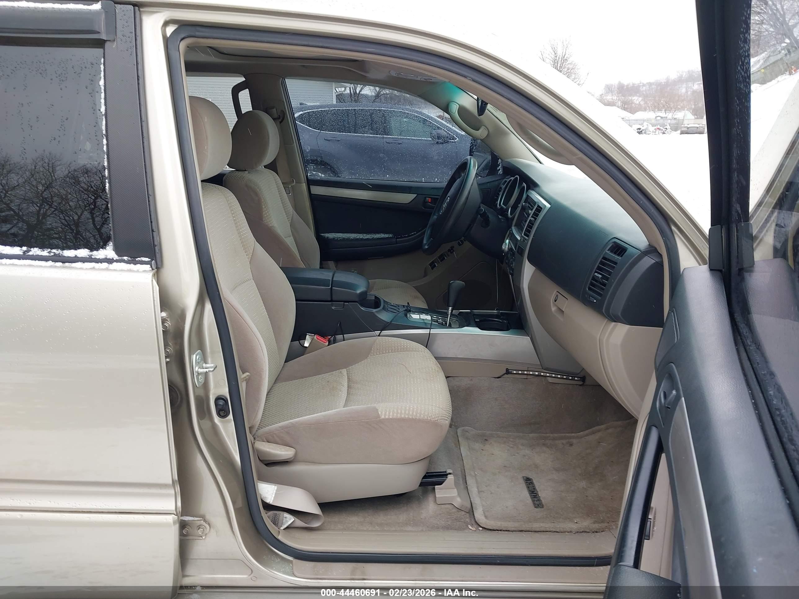 TOYOTA 4RUNNER image 5