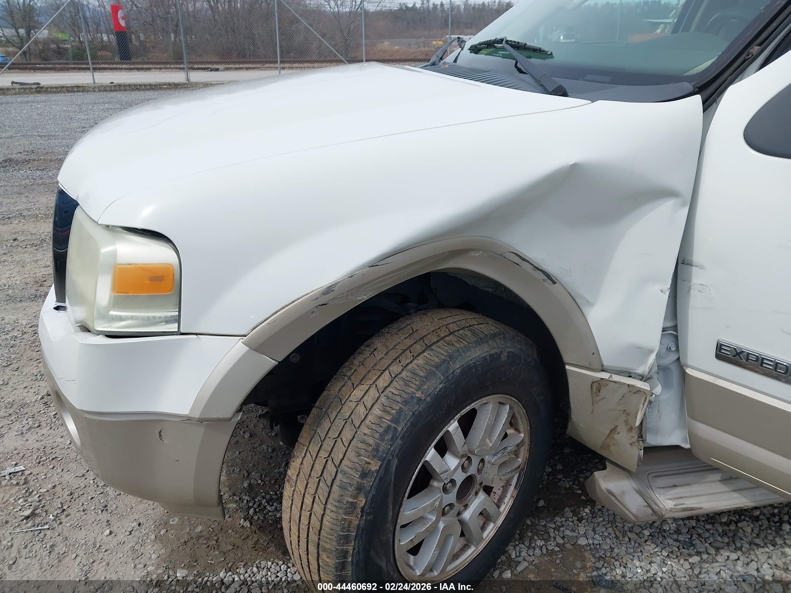 FORD EXPEDITION image 6