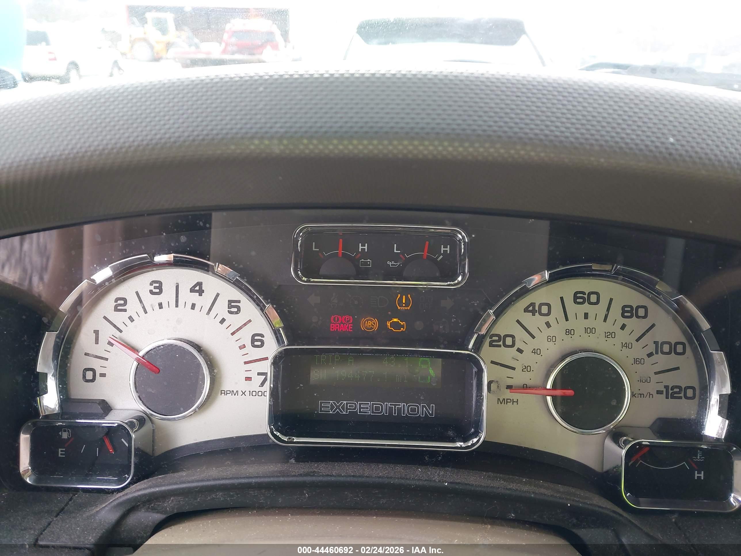 FORD EXPEDITION image 7