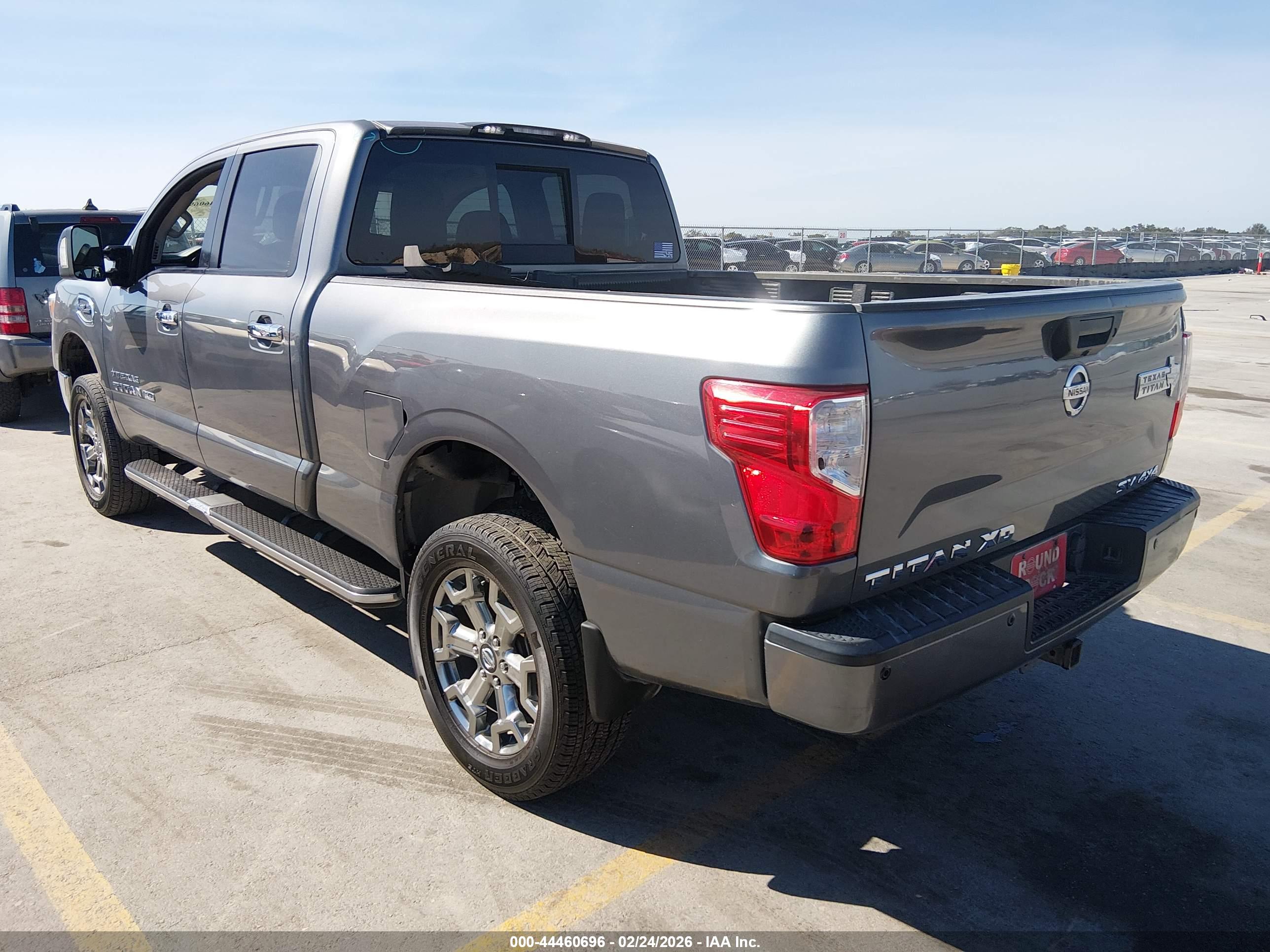 NISSAN TITAN image 3