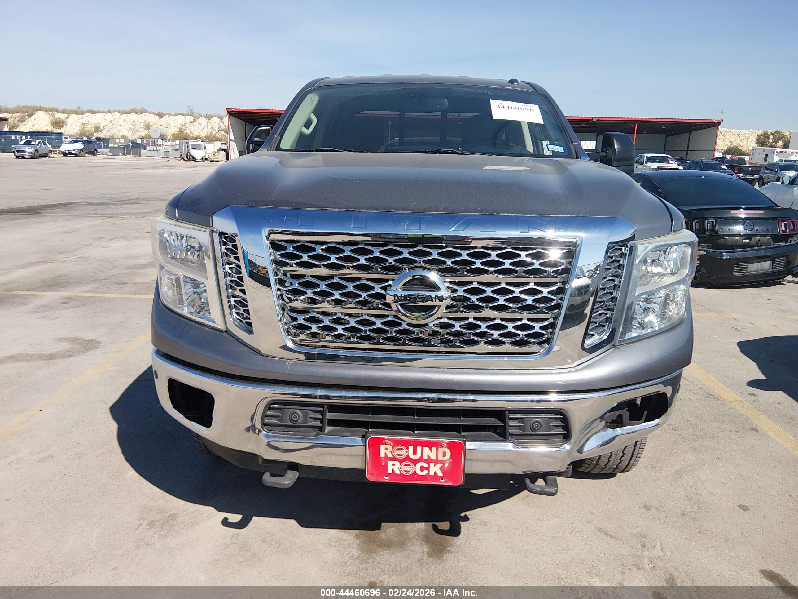 NISSAN TITAN image 6