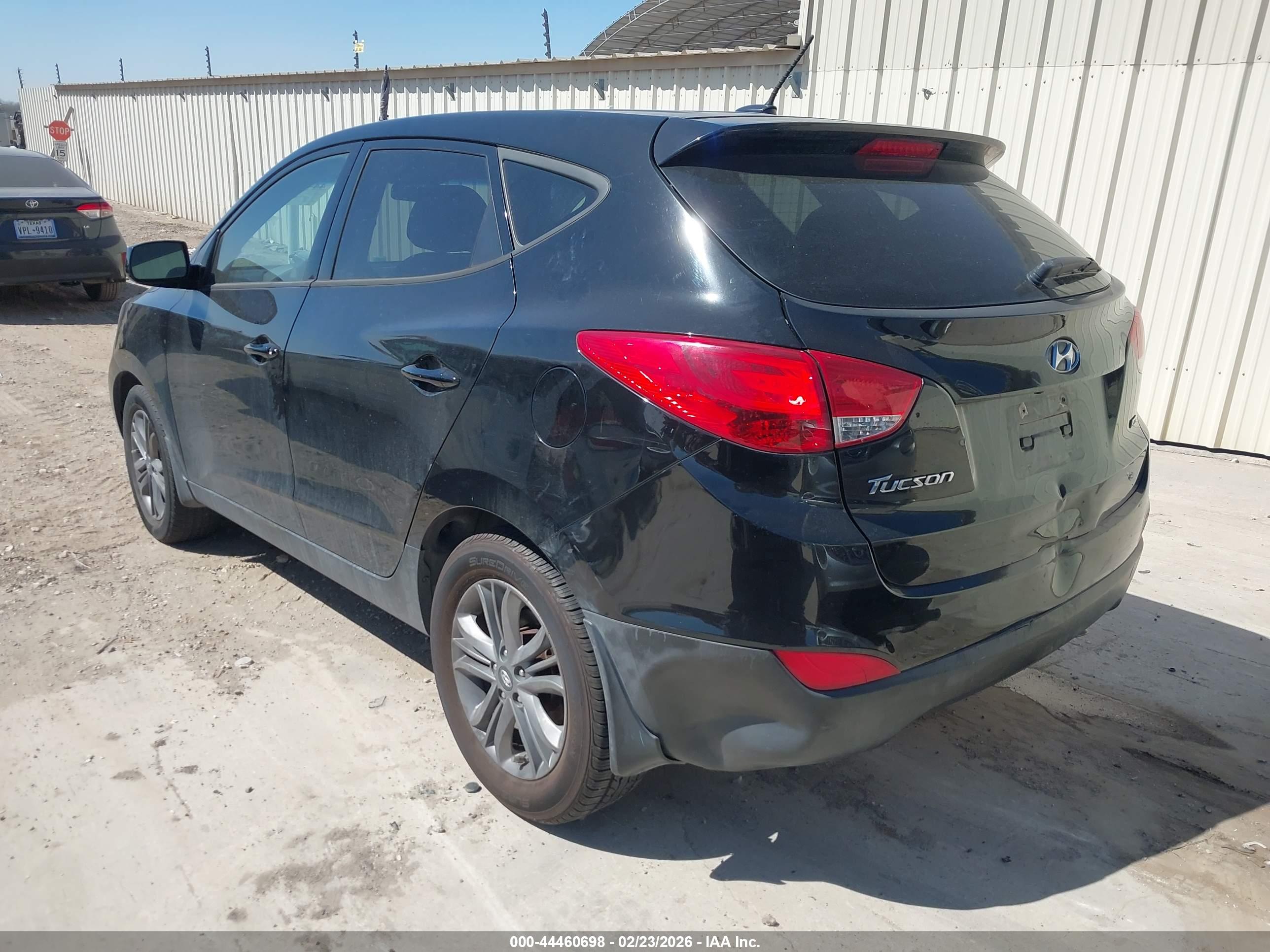 HYUNDAI TUCSON image 3