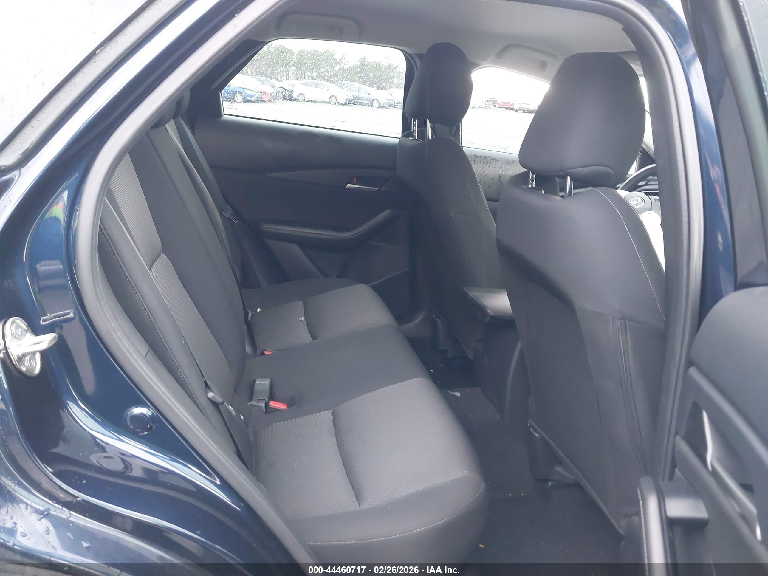 MAZDA CX-30 image 8