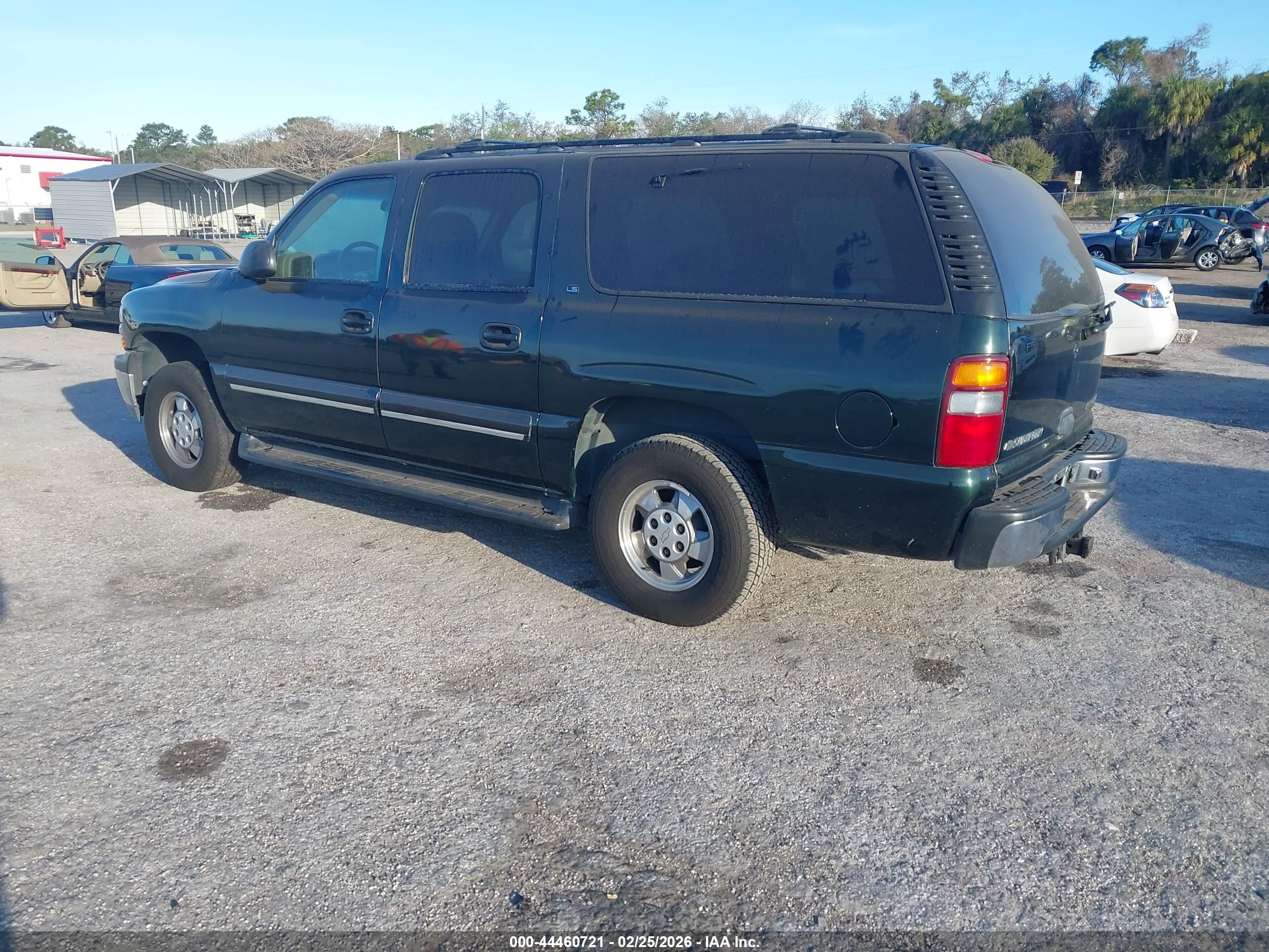 CHEVROLET SUBURBAN image 3