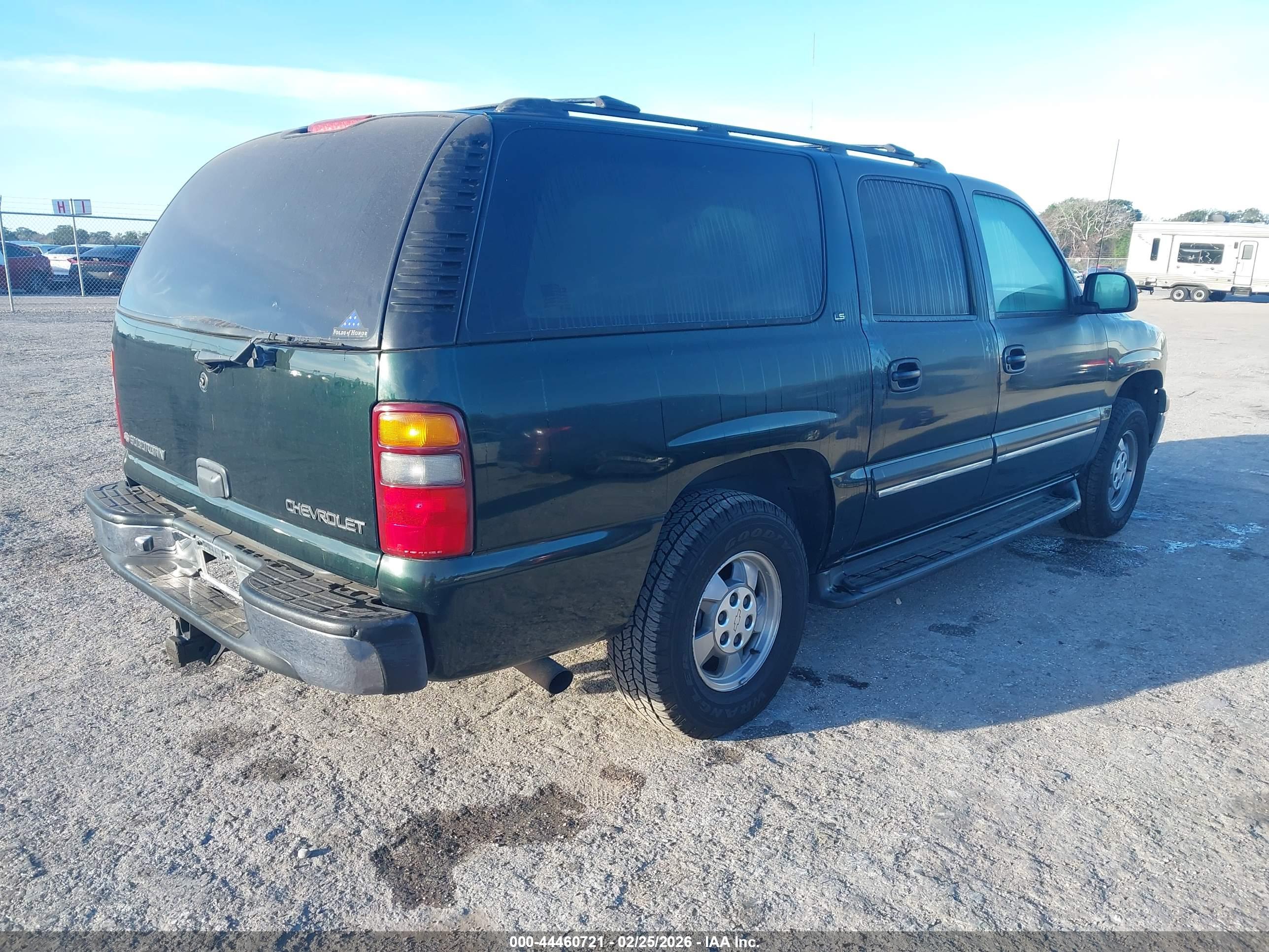 CHEVROLET SUBURBAN image 4