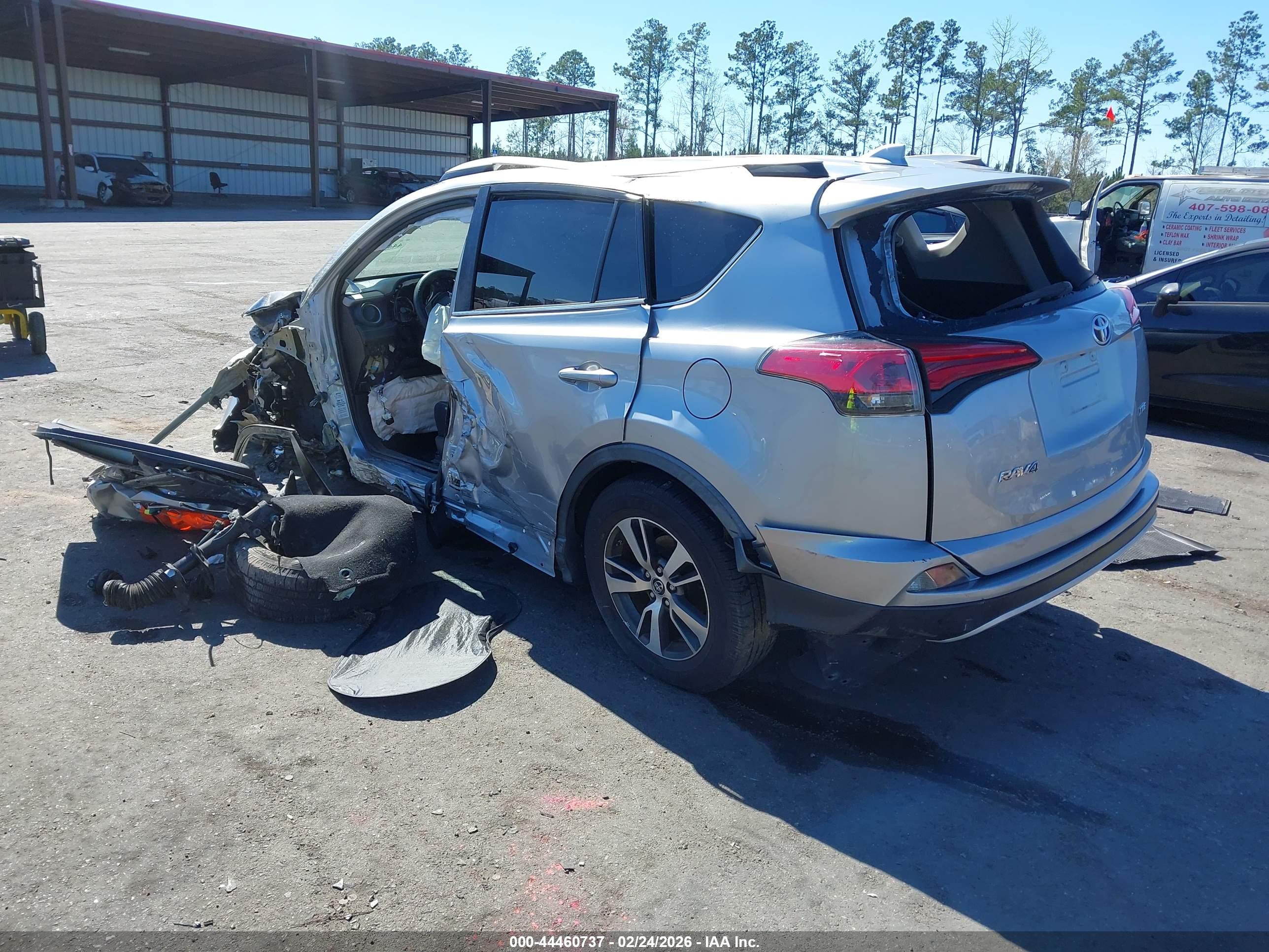 TOYOTA RAV4 image 3