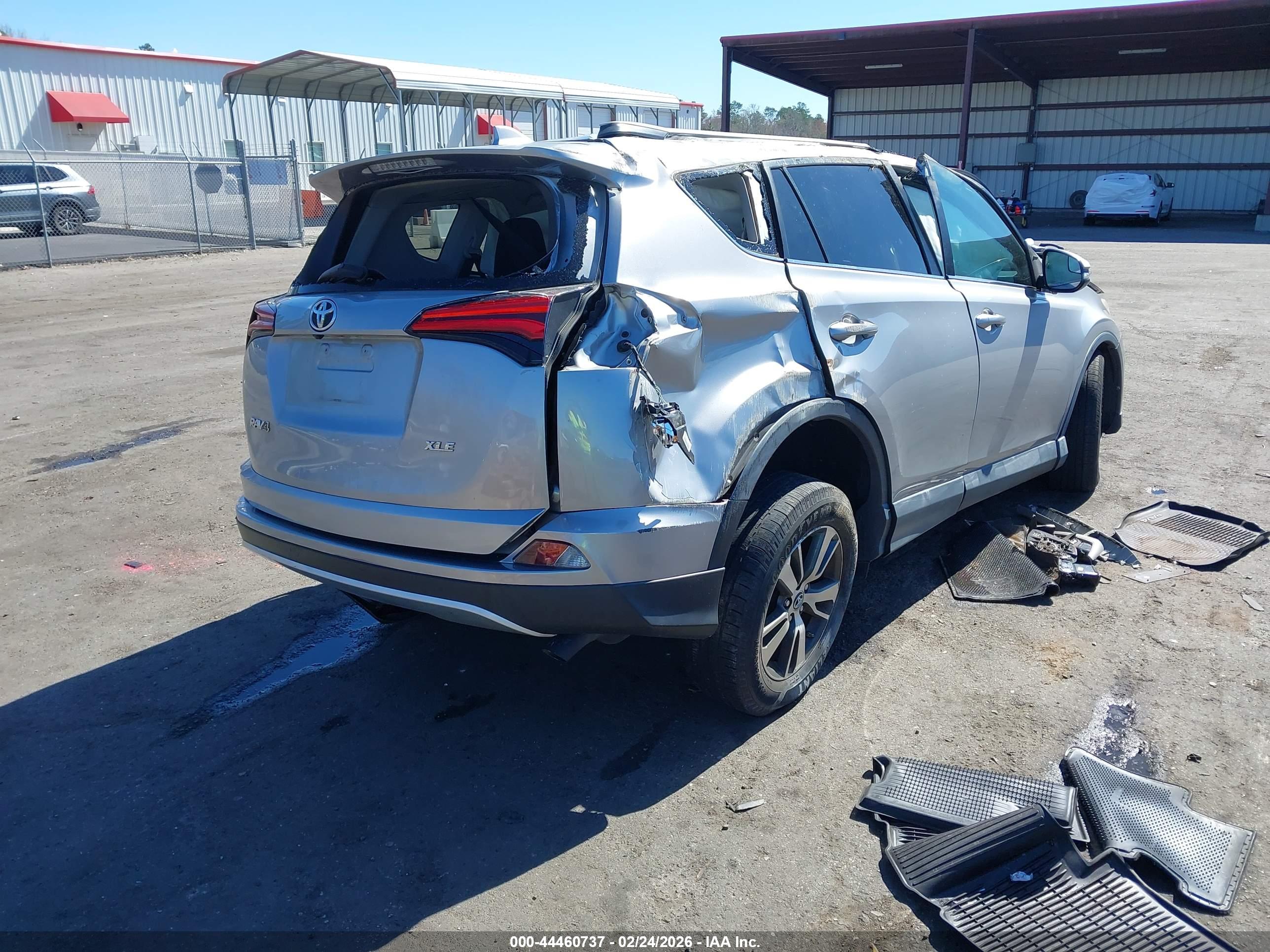 TOYOTA RAV4 image 4