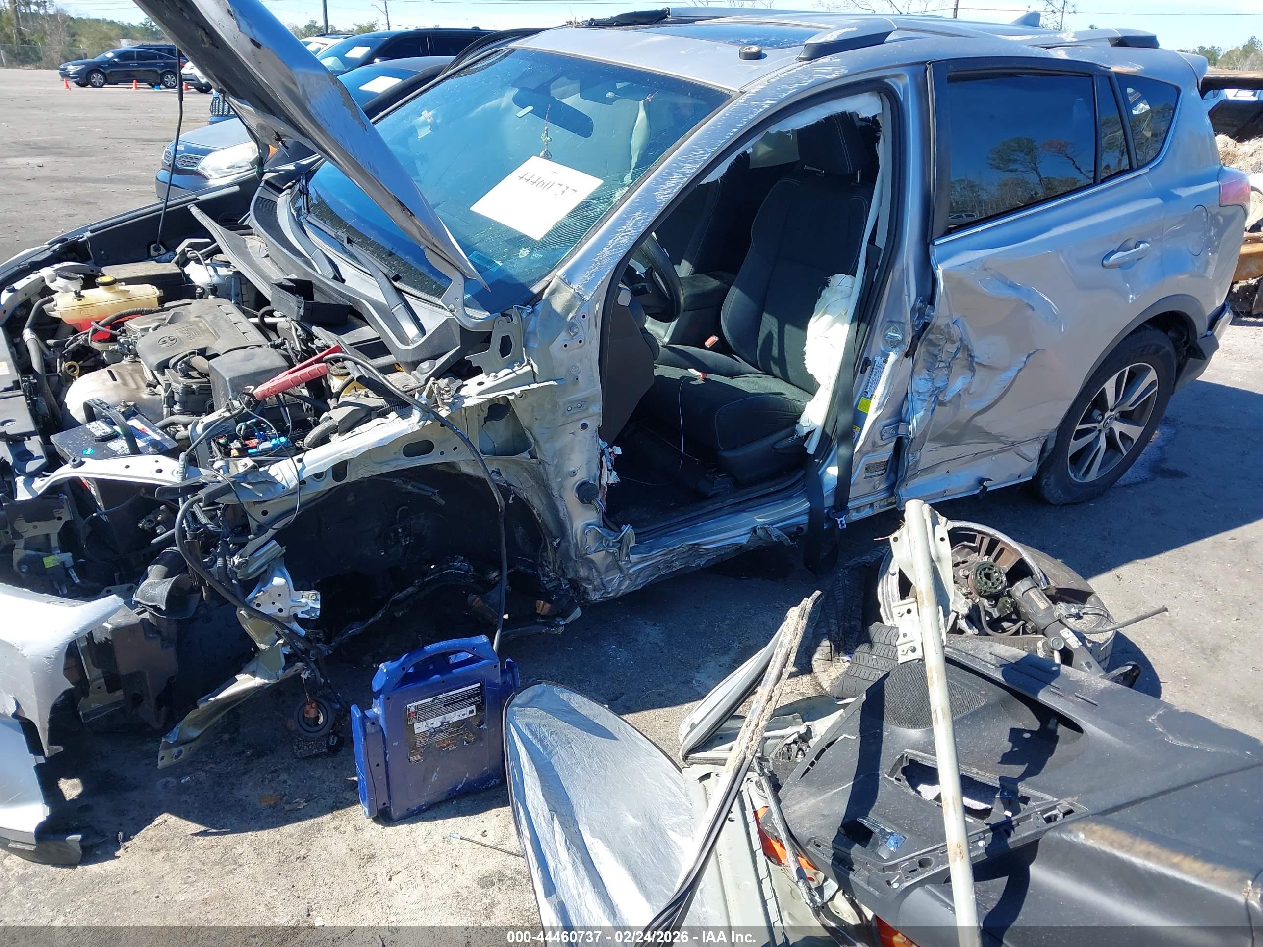 TOYOTA RAV4 image 6