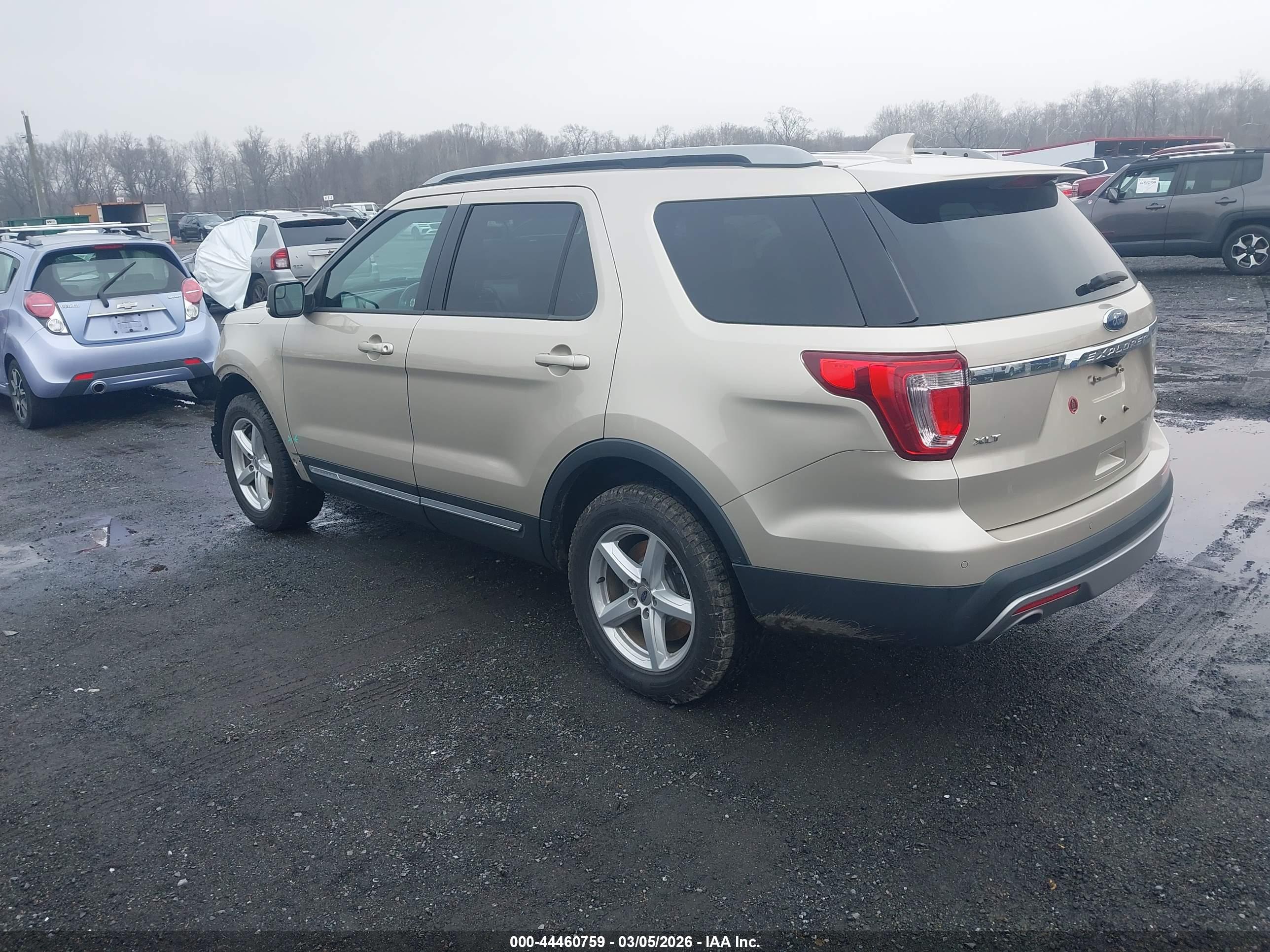 FORD EXPLORER image 3
