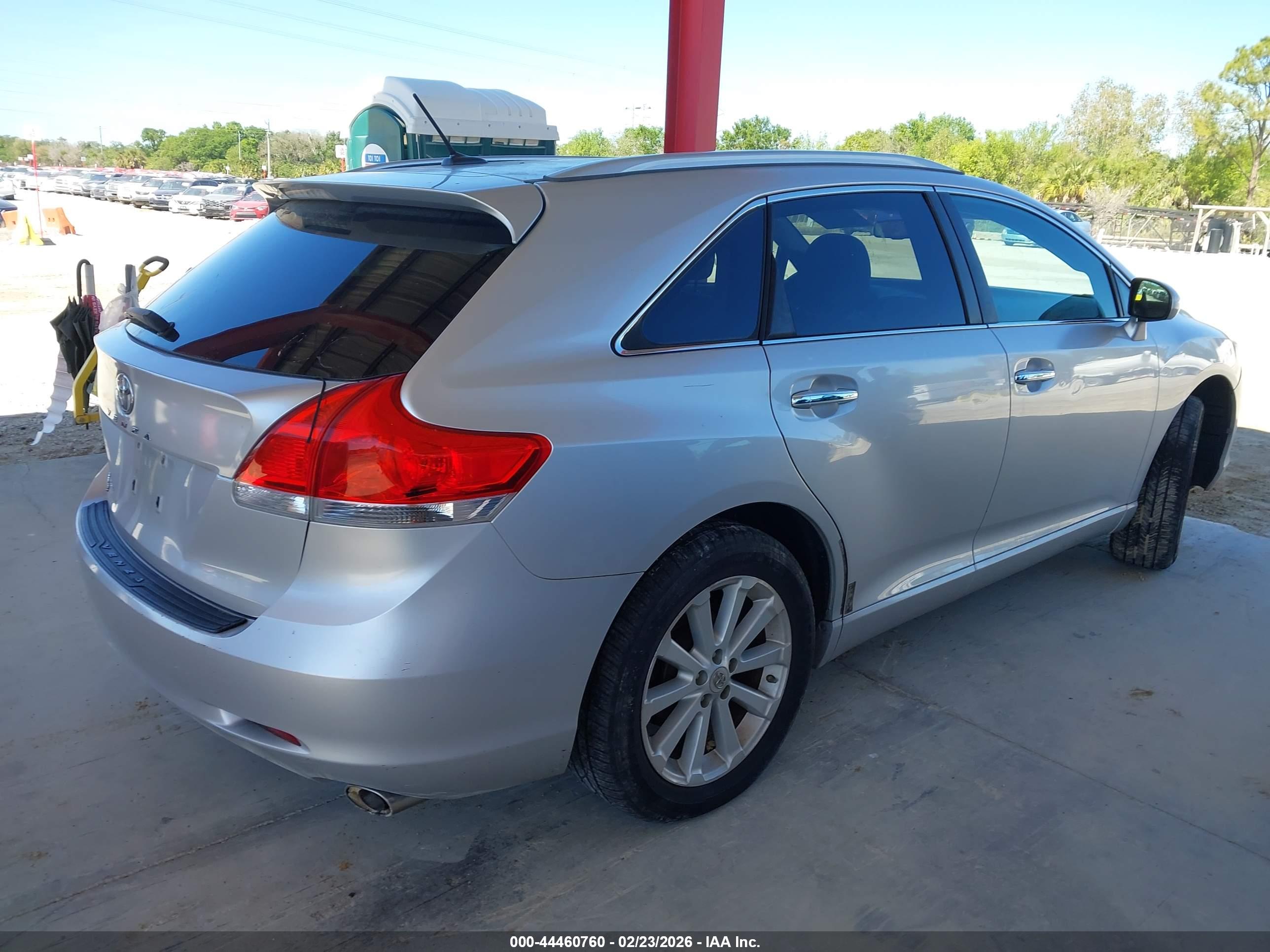 TOYOTA VENZA image 4