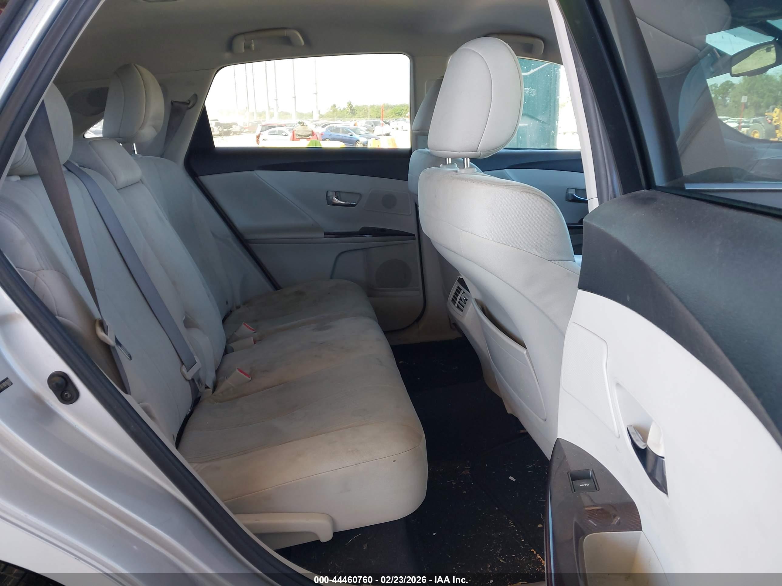TOYOTA VENZA image 8
