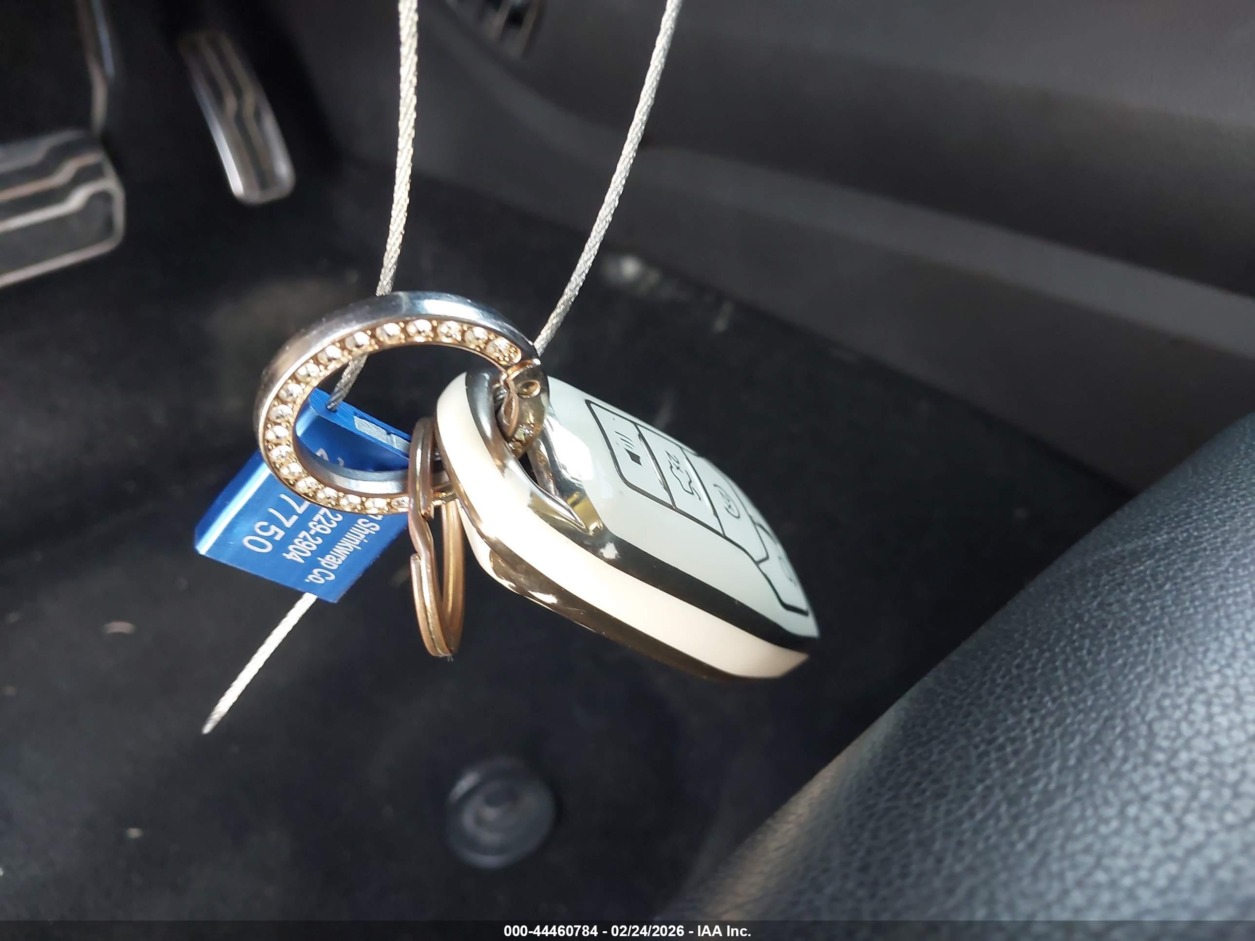 FORD FUSION image 11