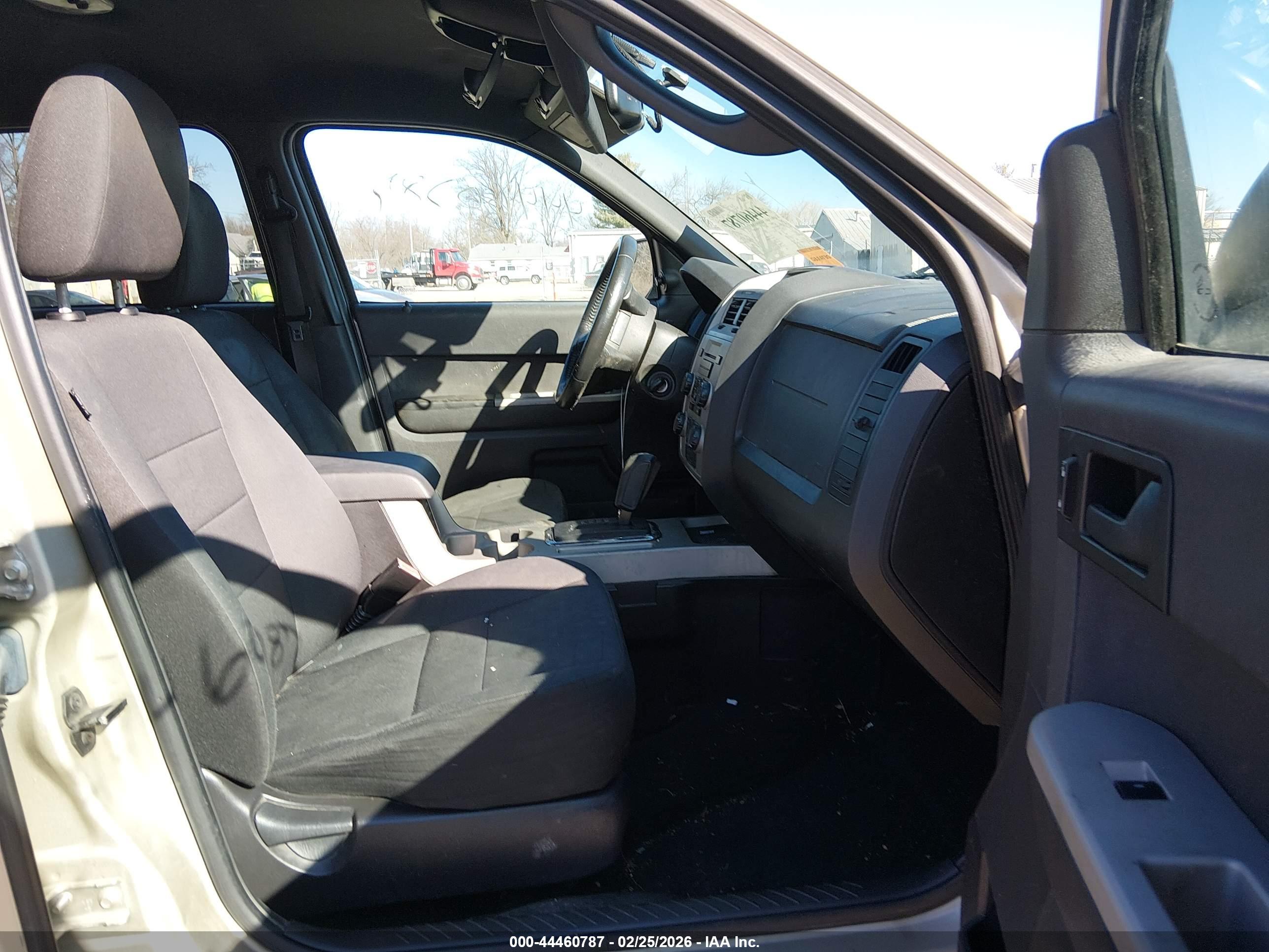 FORD ESCAPE image 5