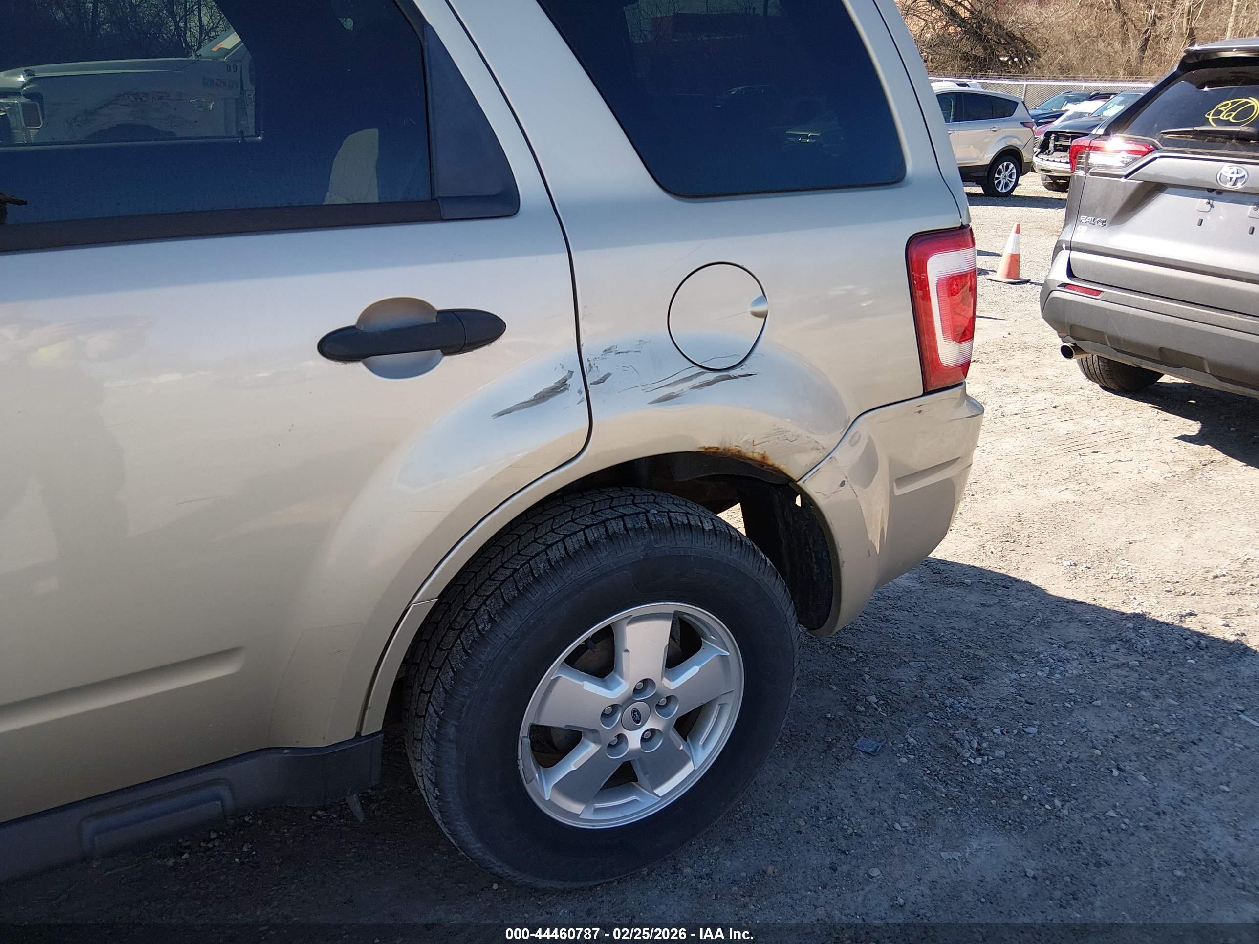FORD ESCAPE image 6