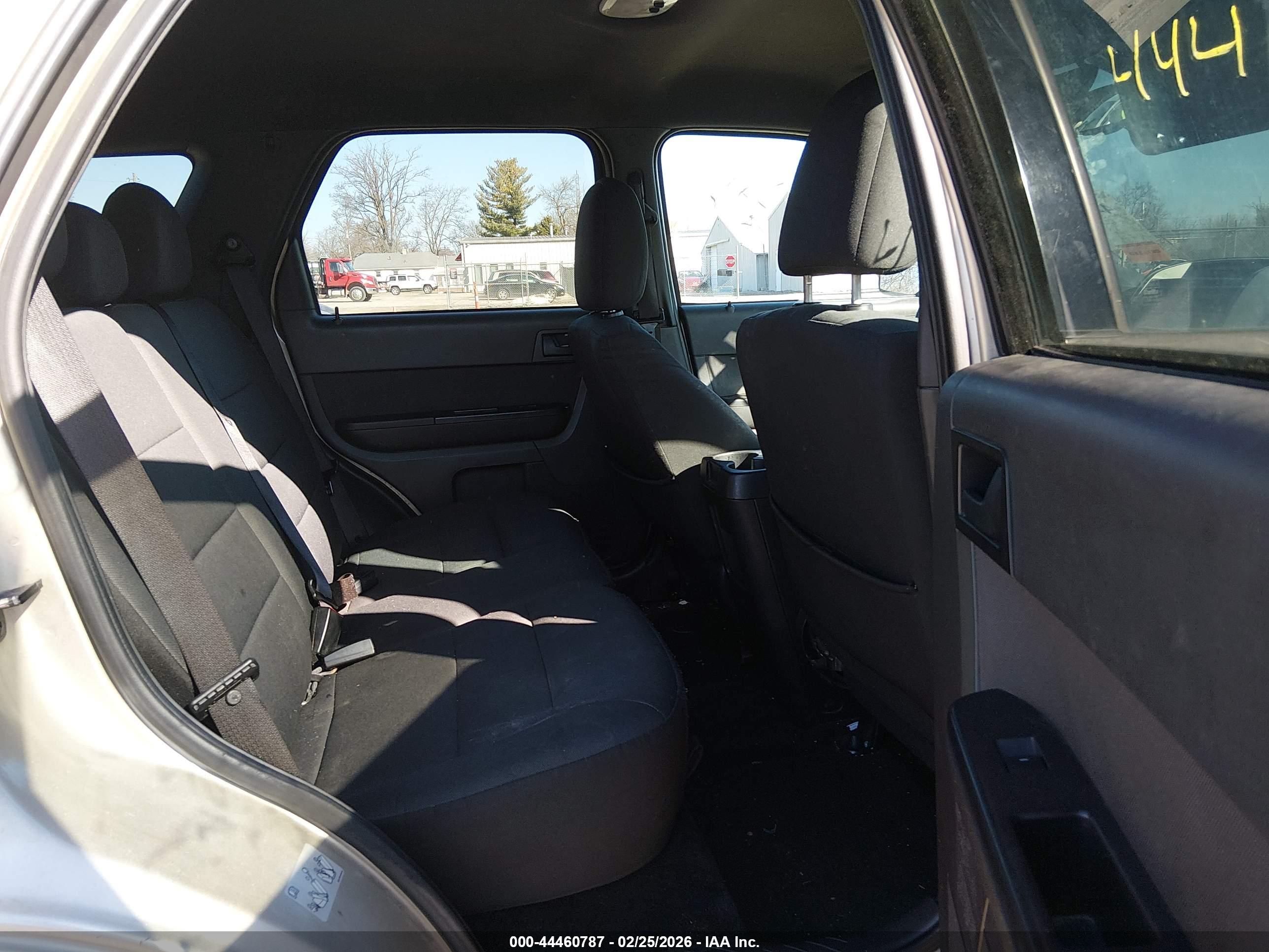 FORD ESCAPE image 8