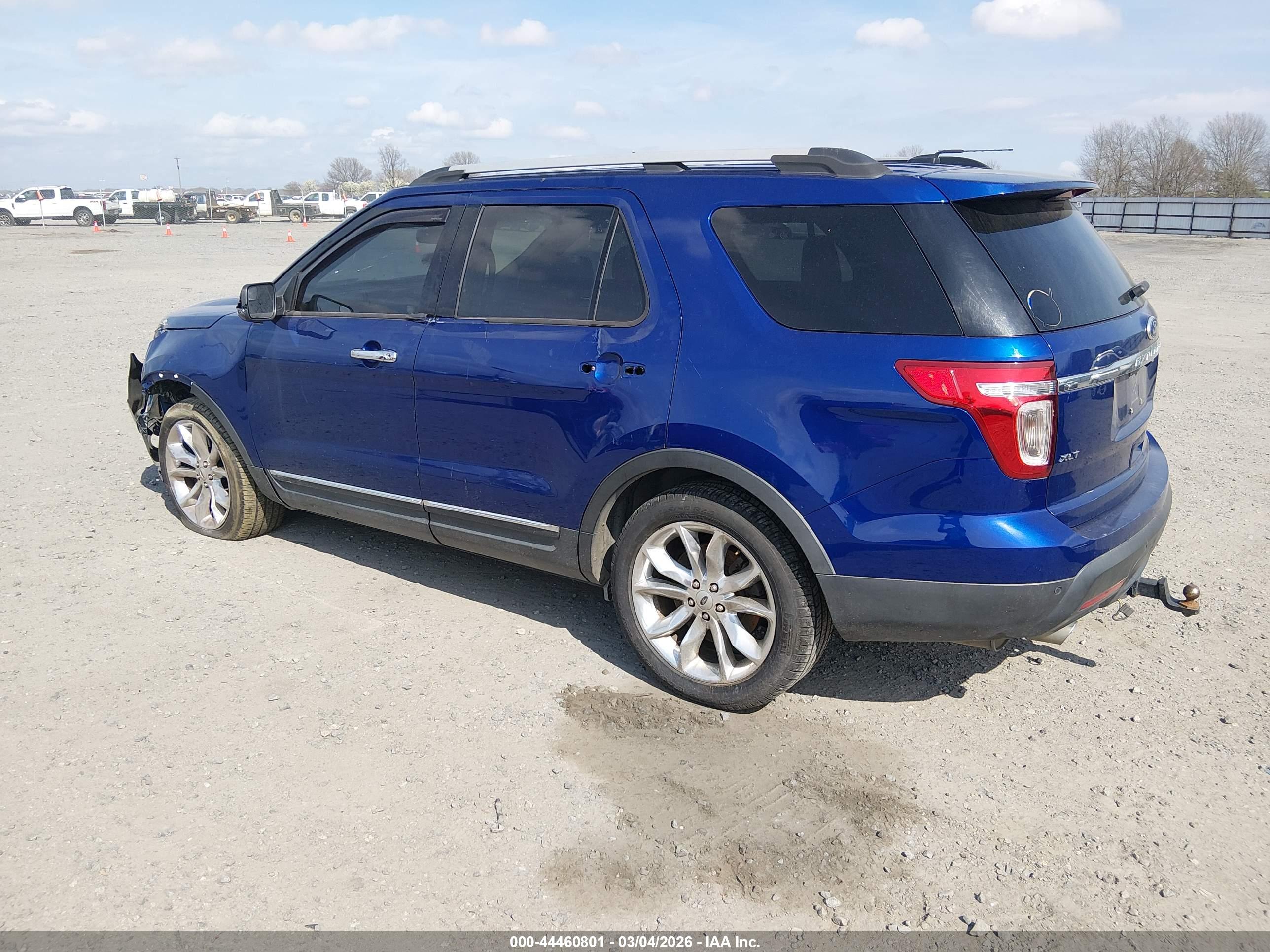 FORD EXPLORER image 3