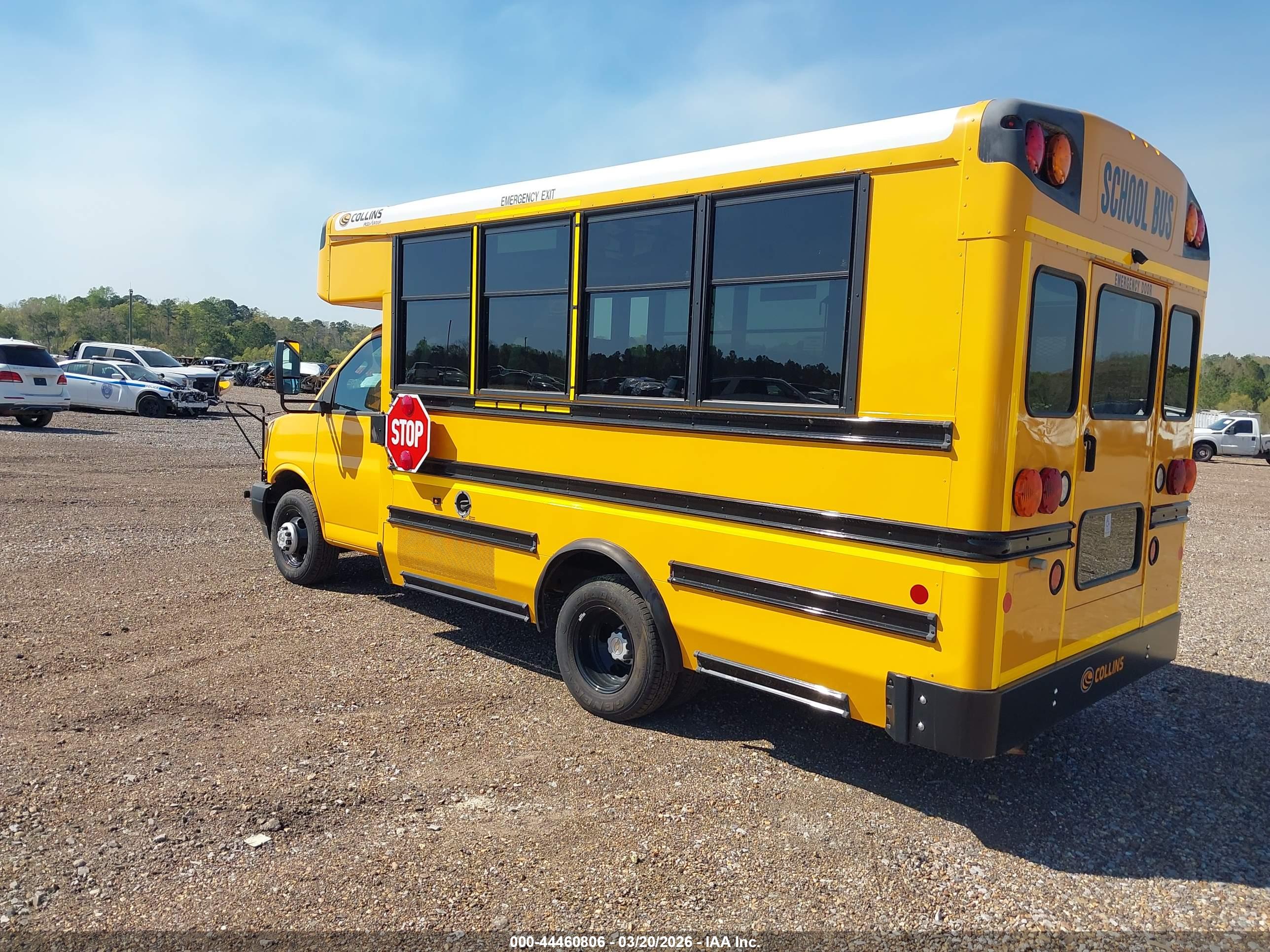 CHEVROLET EXPRESS image 3