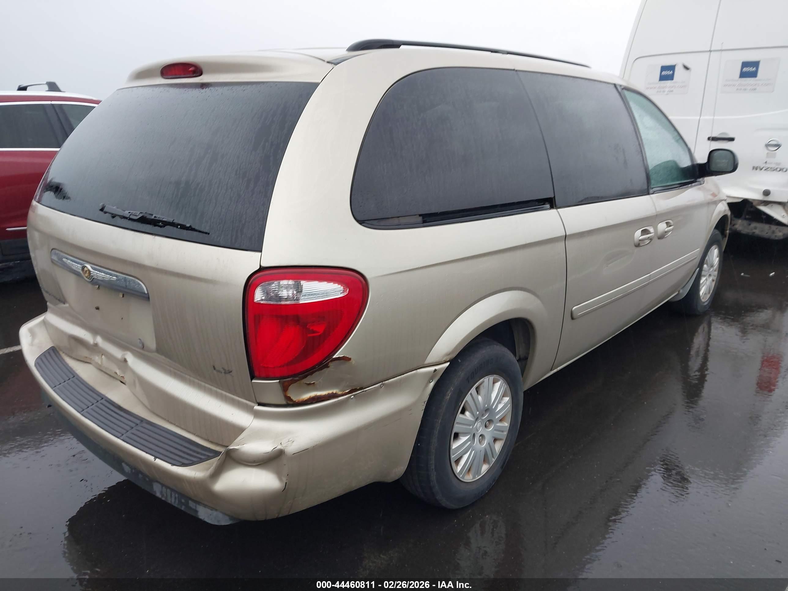 CHRYSLER TOWN image 4