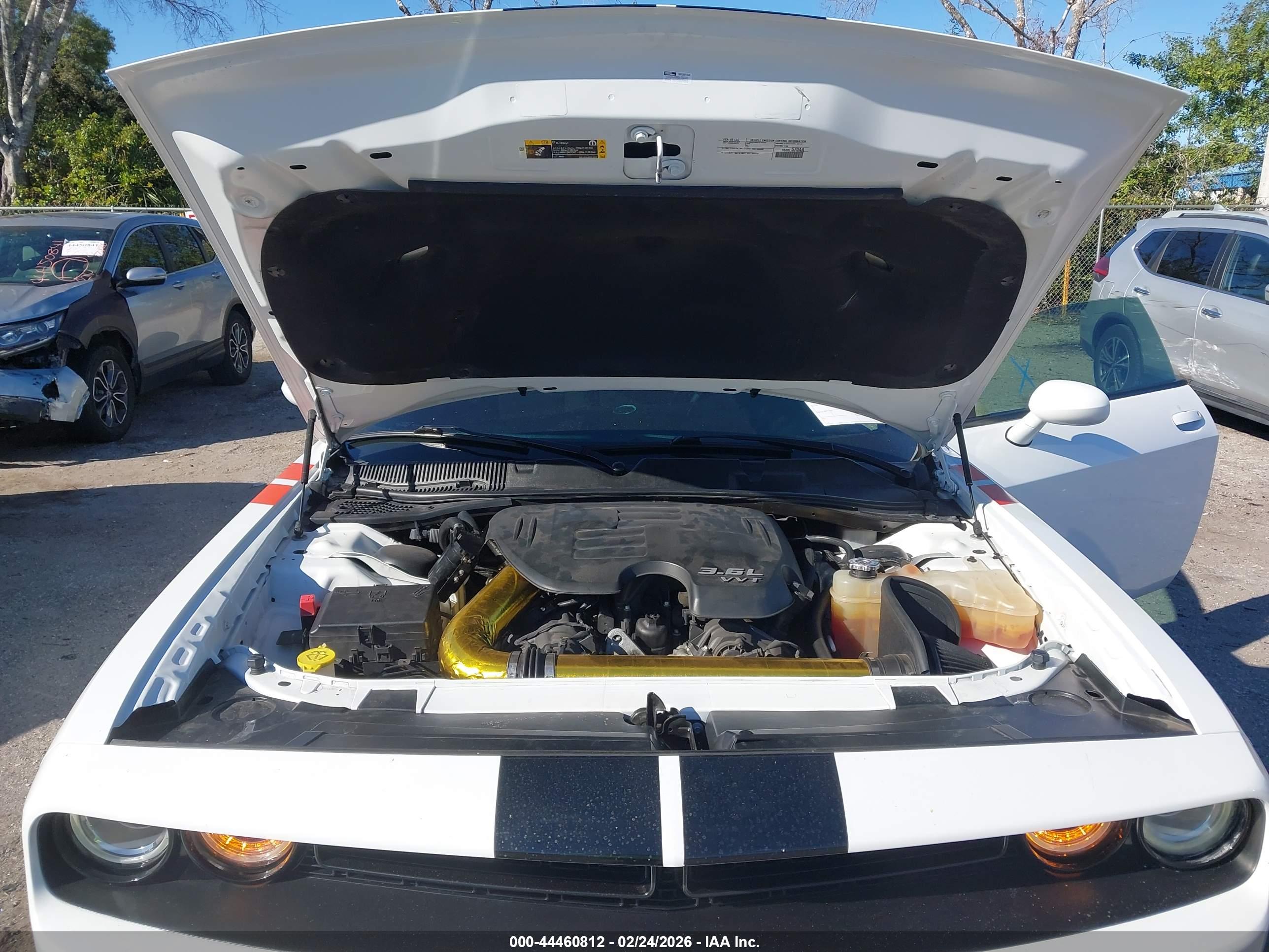 DODGE CHALLENGER image 10