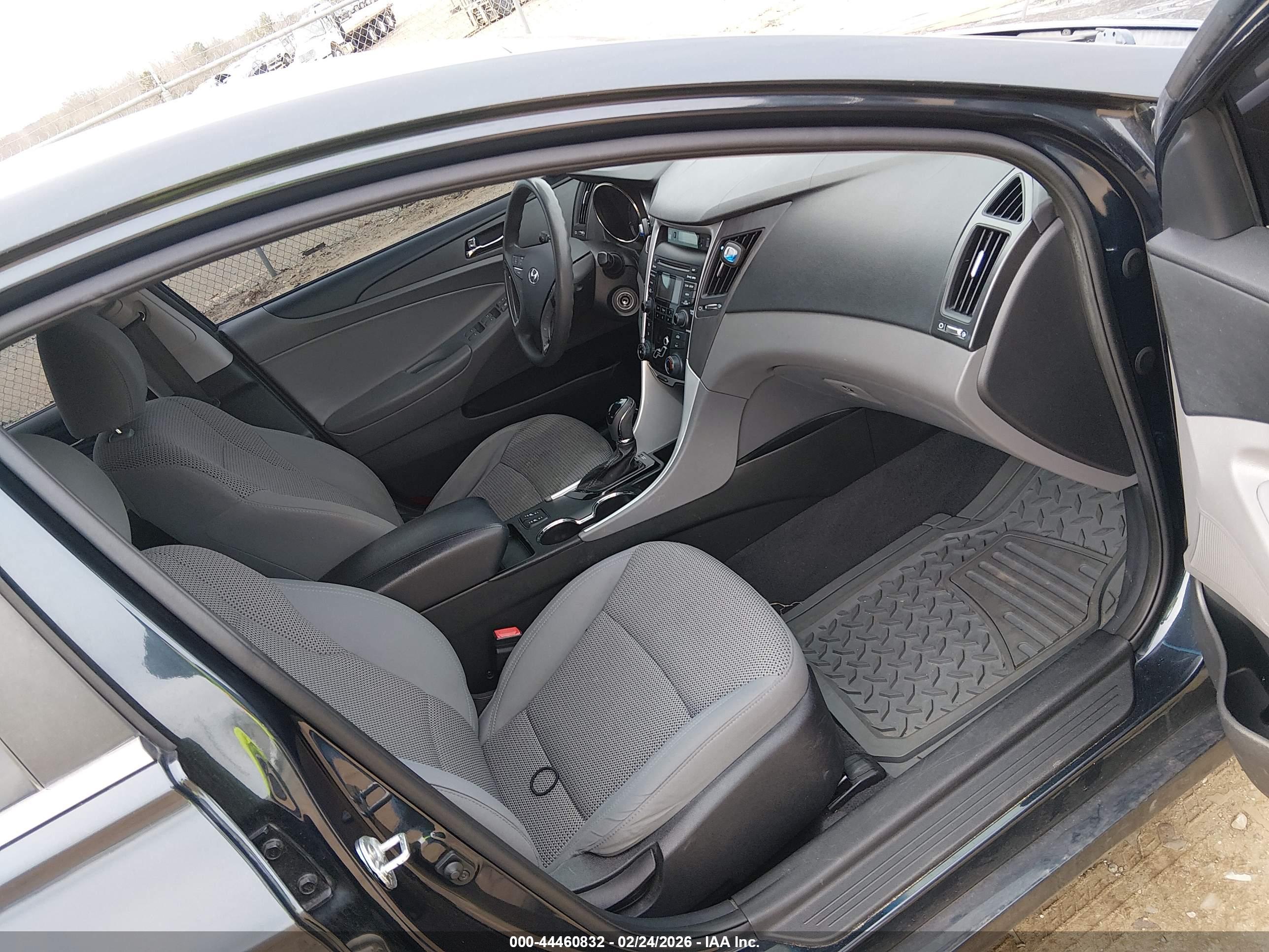HYUNDAI SONATA image 5