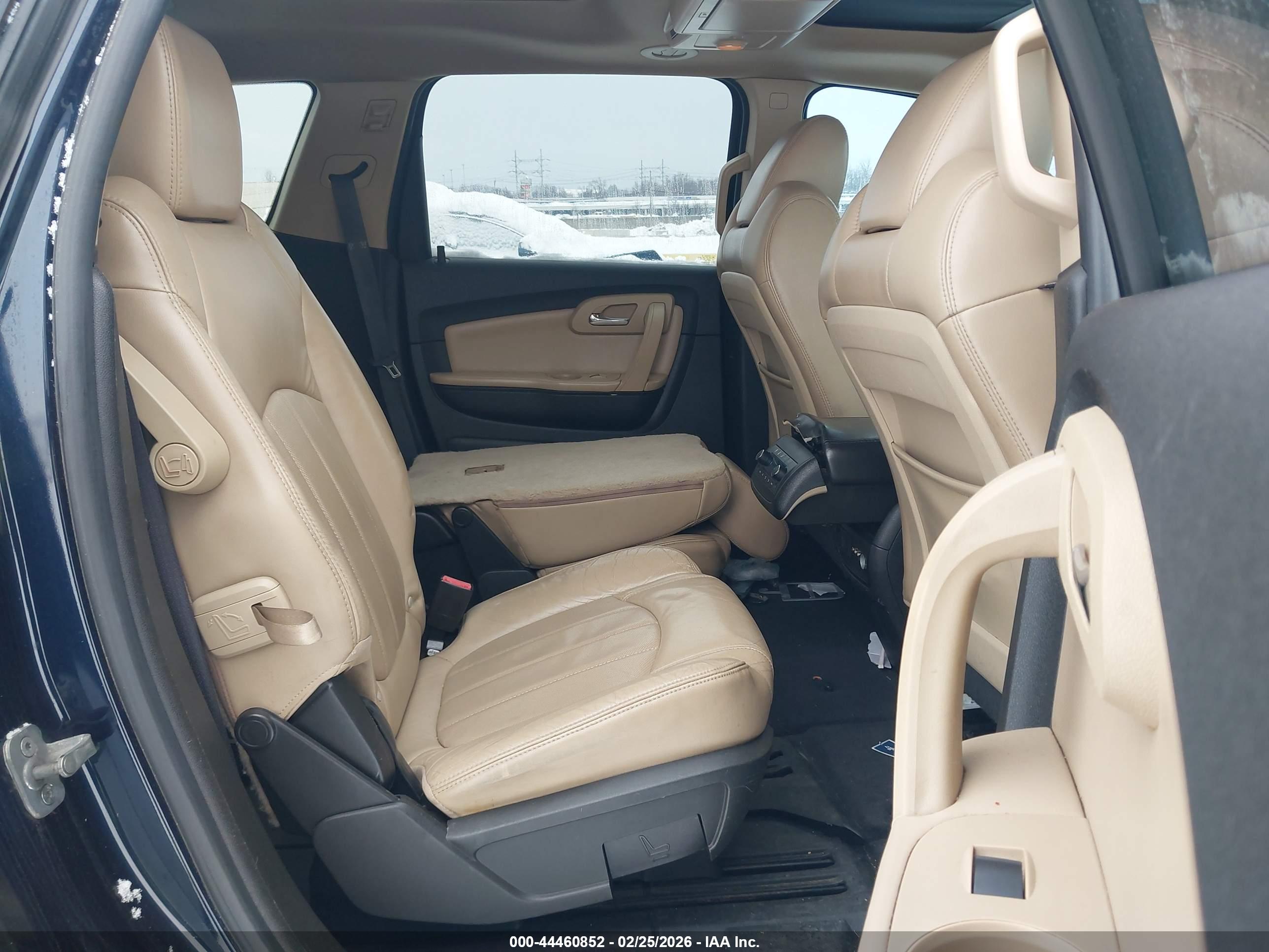 CHEVROLET TRAVERSE image 8
