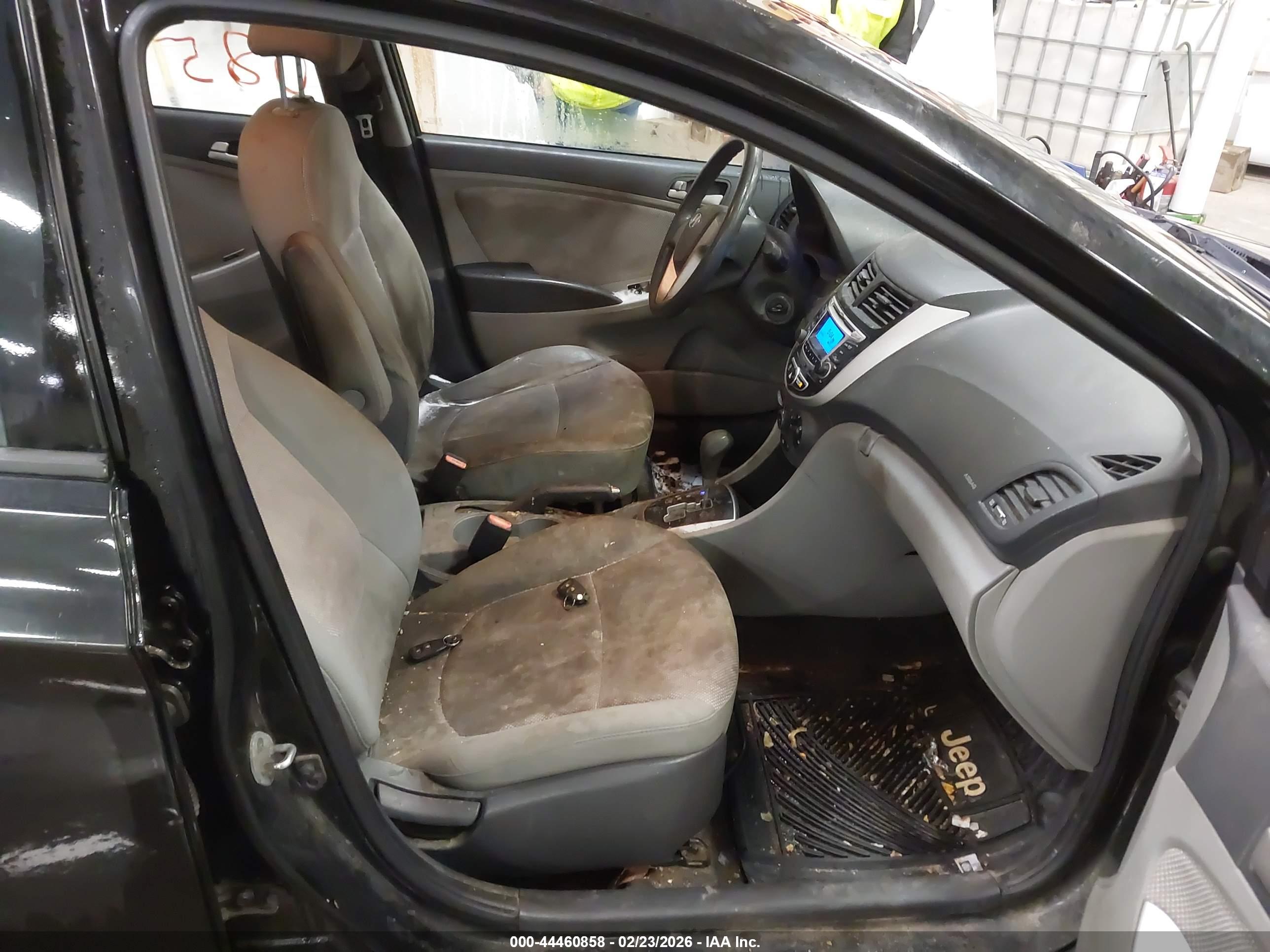 HYUNDAI ACCENT image 5