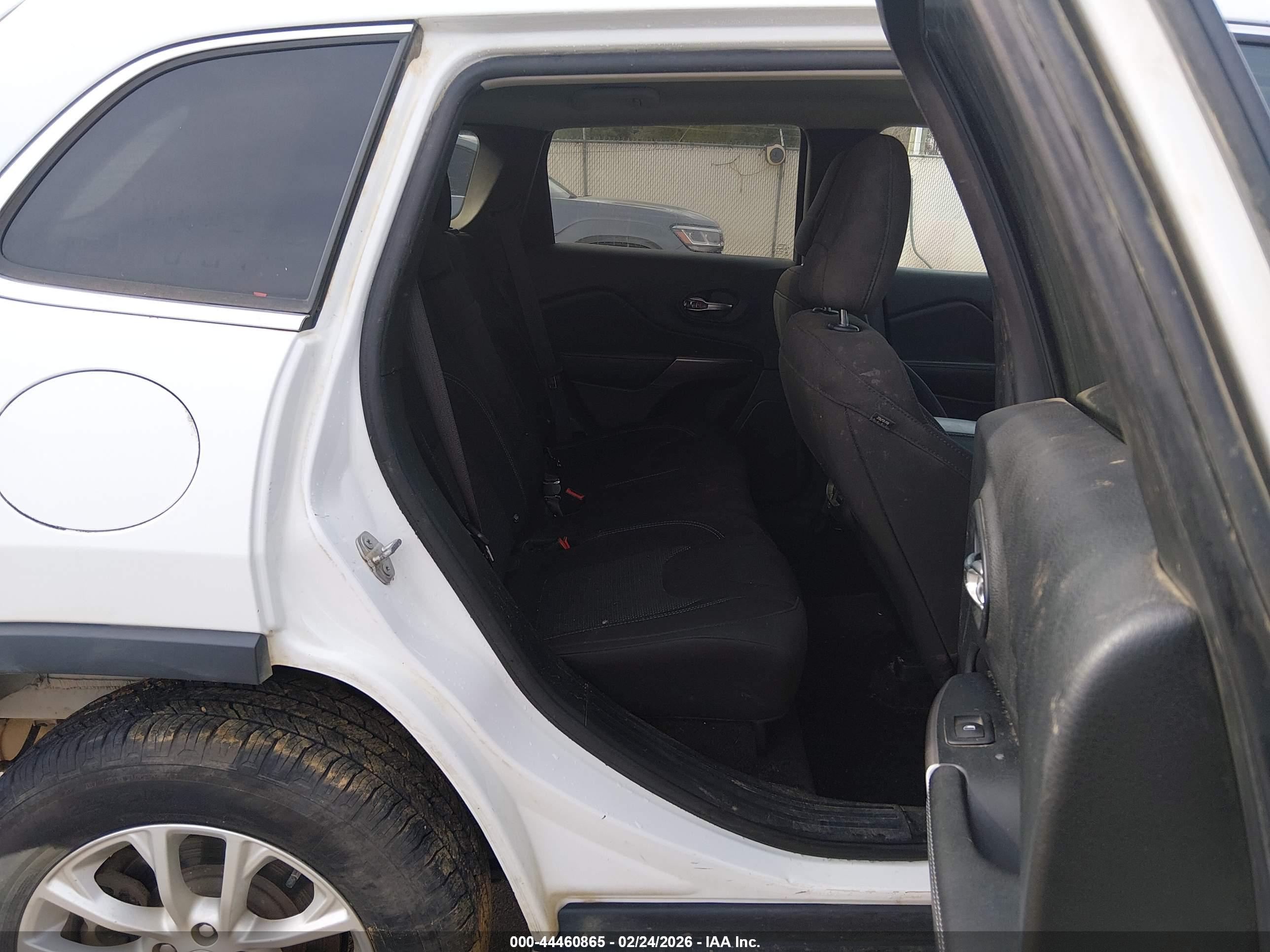 JEEP CHEROKEE image 8