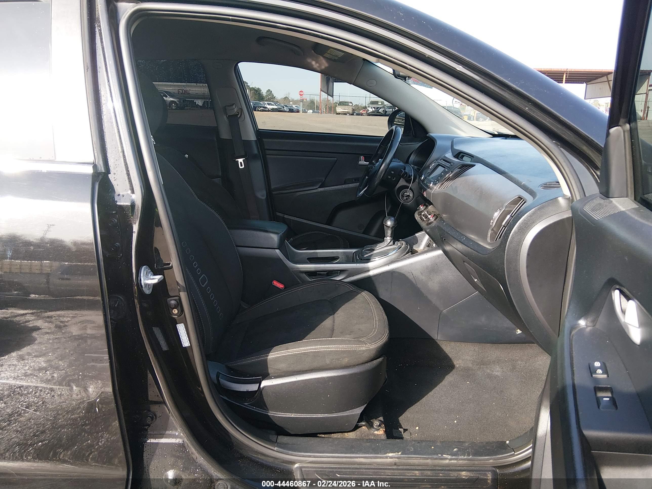 KIA SPORTAGE image 5