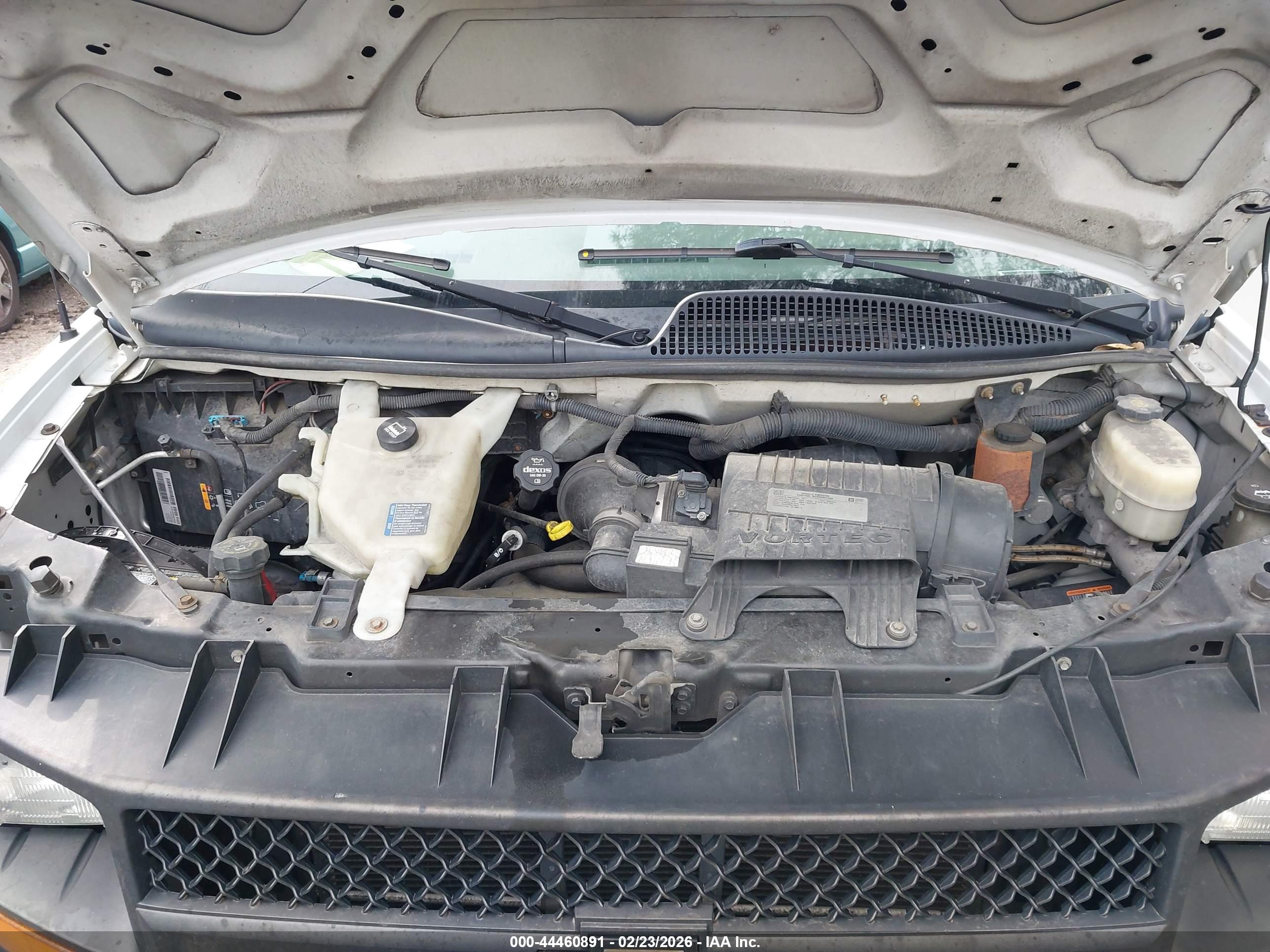 CHEVROLET EXPRESS image 10