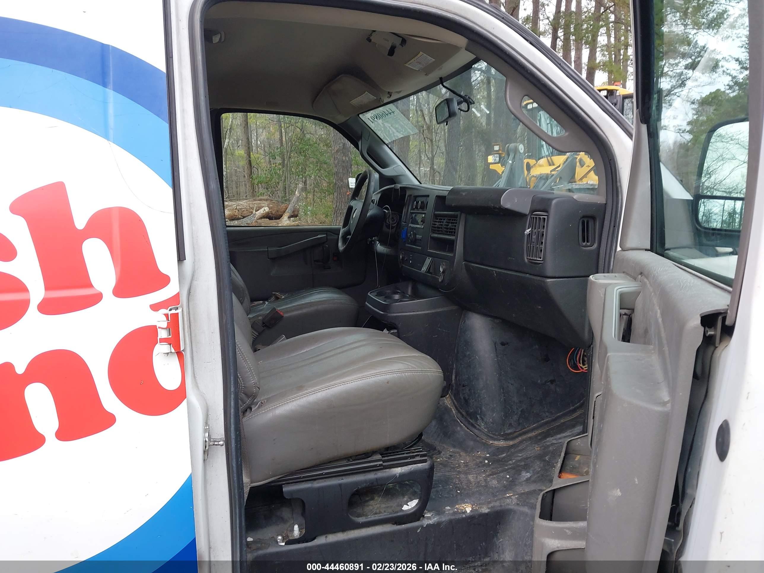 CHEVROLET EXPRESS image 5