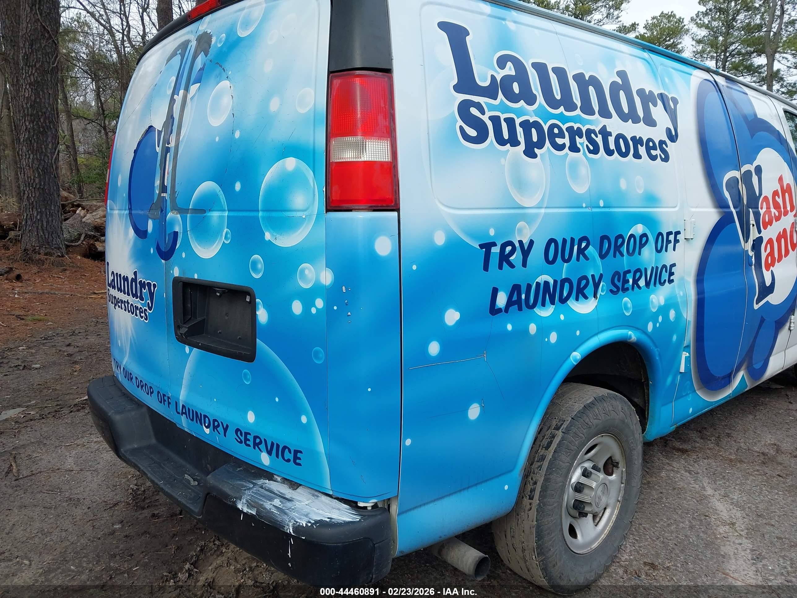 CHEVROLET EXPRESS image 6